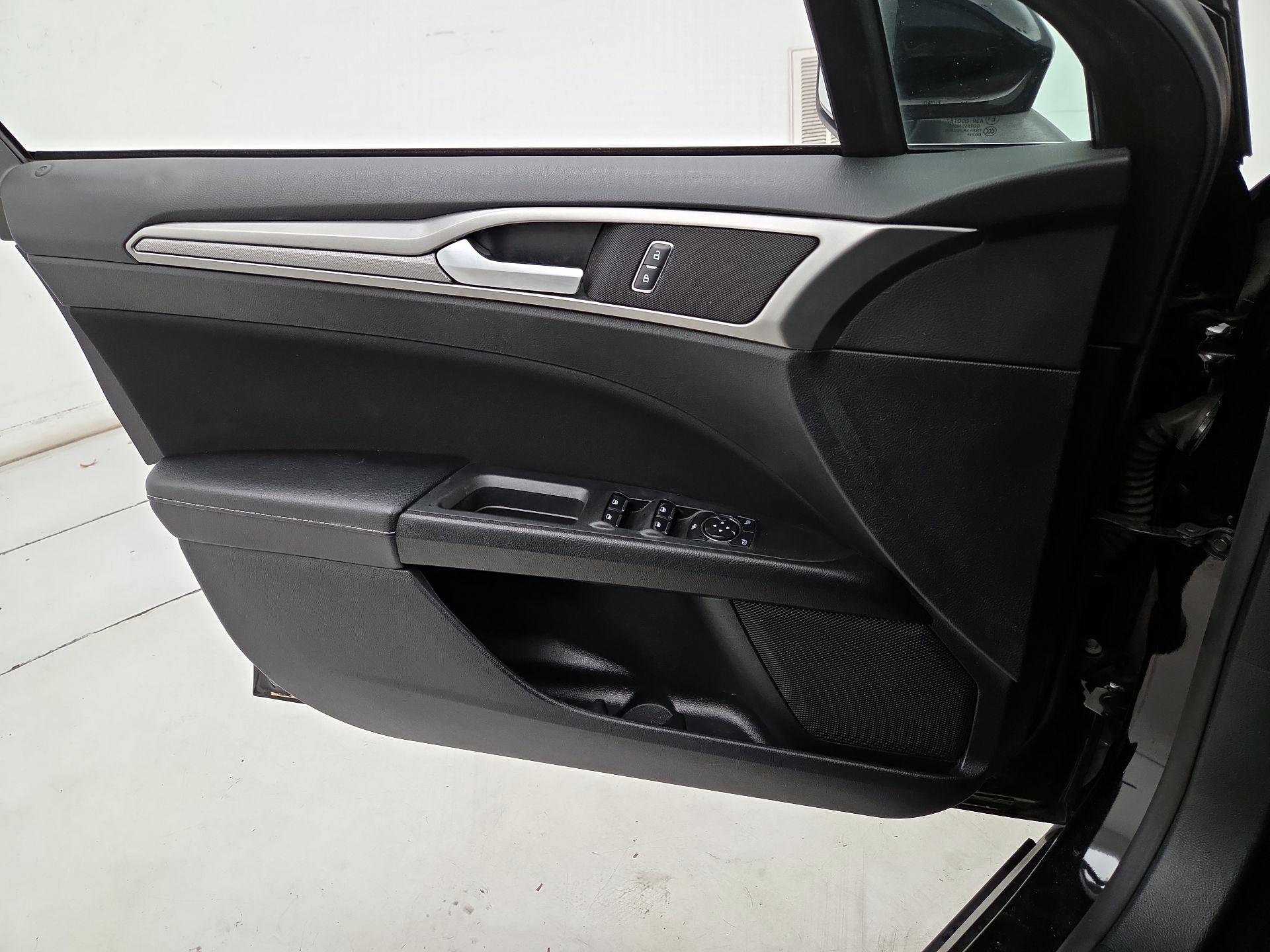 Thumbnail: 2018 Ford Fusion - 12