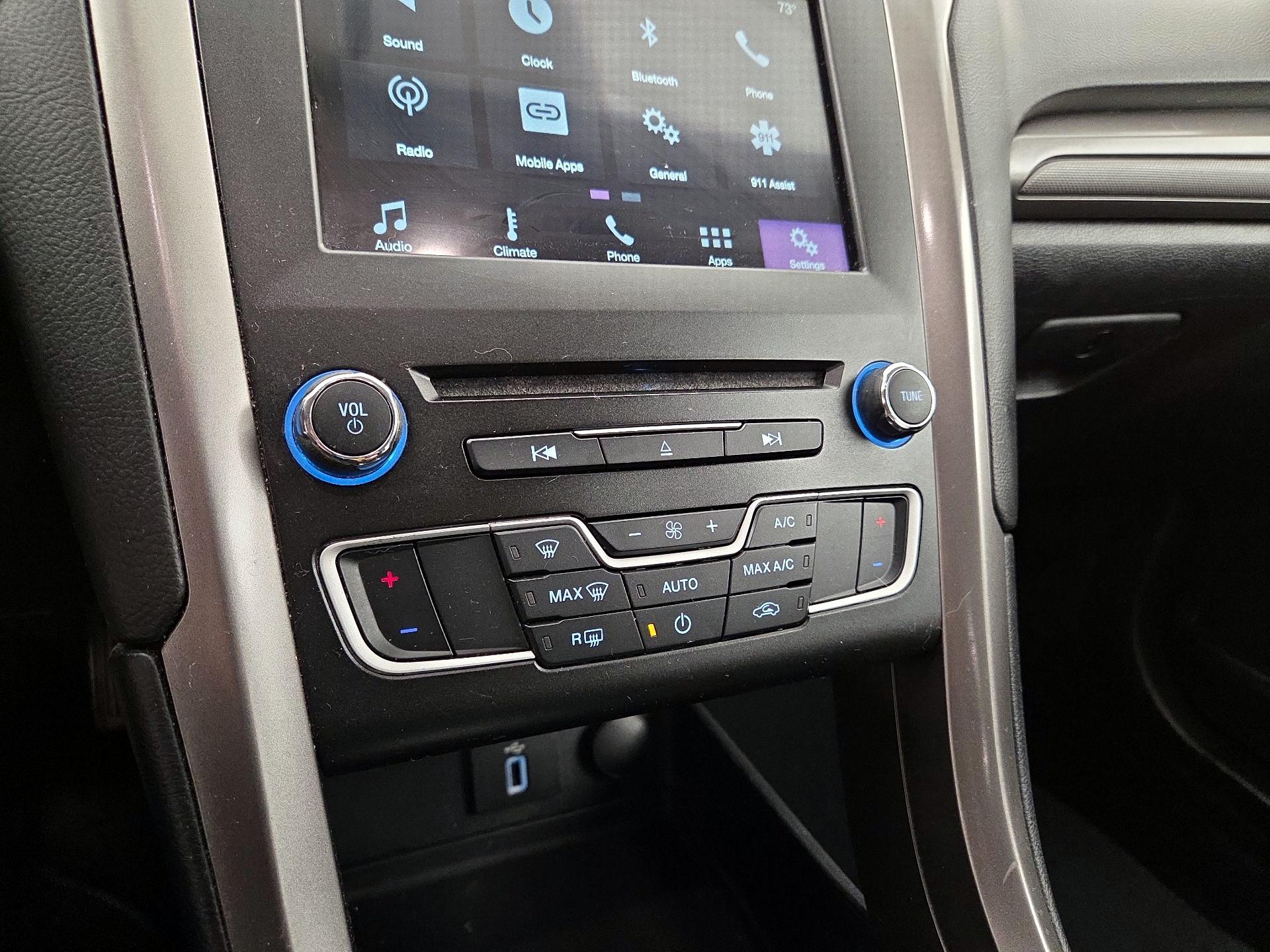 Thumbnail: 2018 Ford Fusion - 16