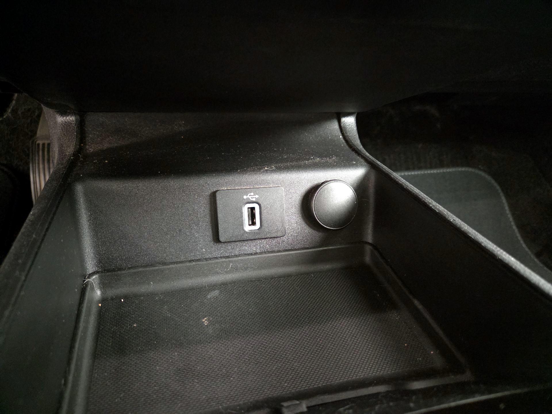 Thumbnail: 2018 Ford Fusion - 18