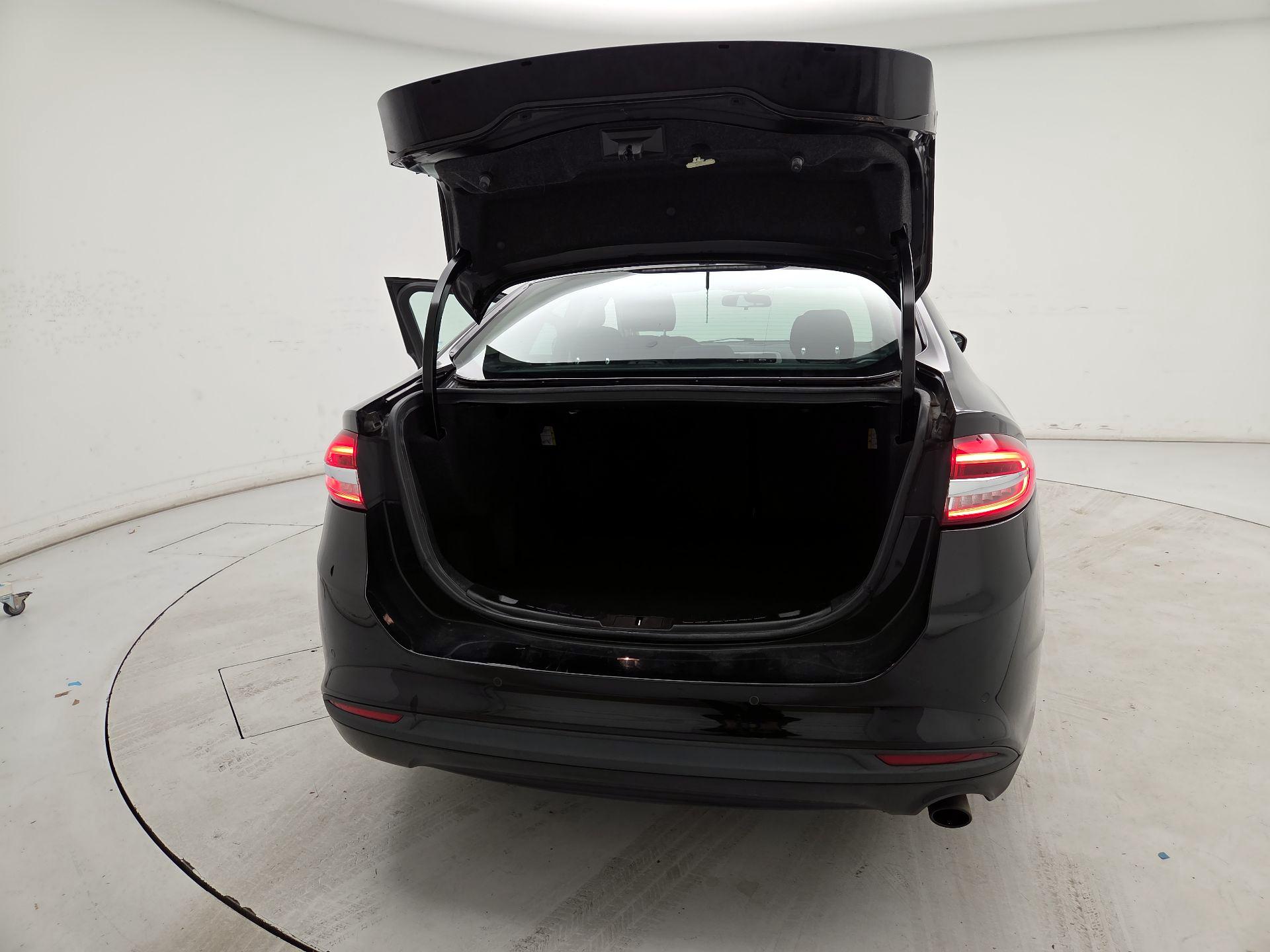 Thumbnail: 2018 Ford Fusion - 20