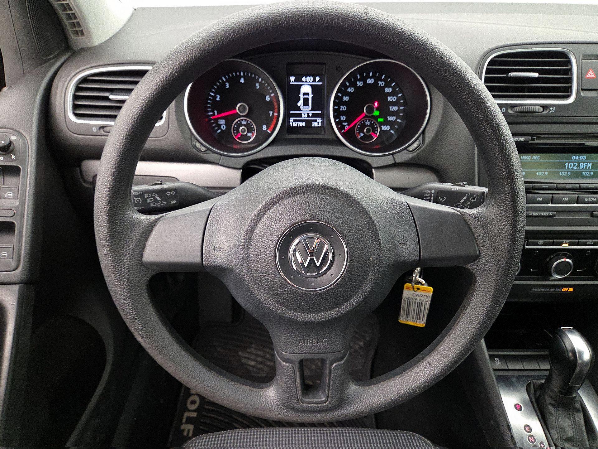 Thumbnail: 2014 Volkswagen Golf - 10