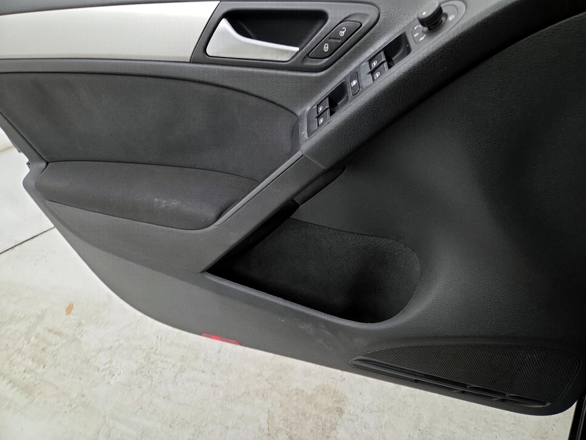 Thumbnail: 2014 Volkswagen Golf - 12