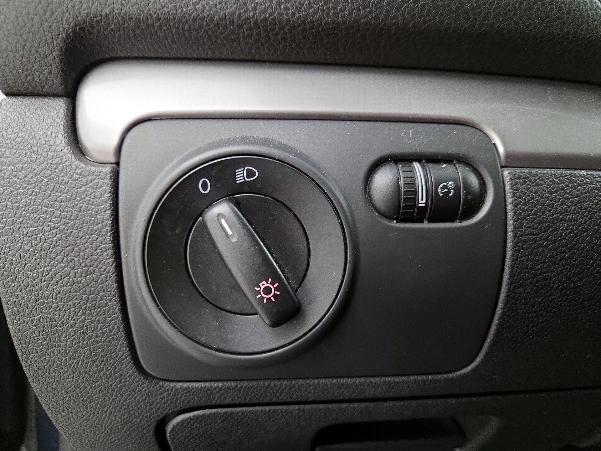 Thumbnail: 2014 Volkswagen Golf - 13