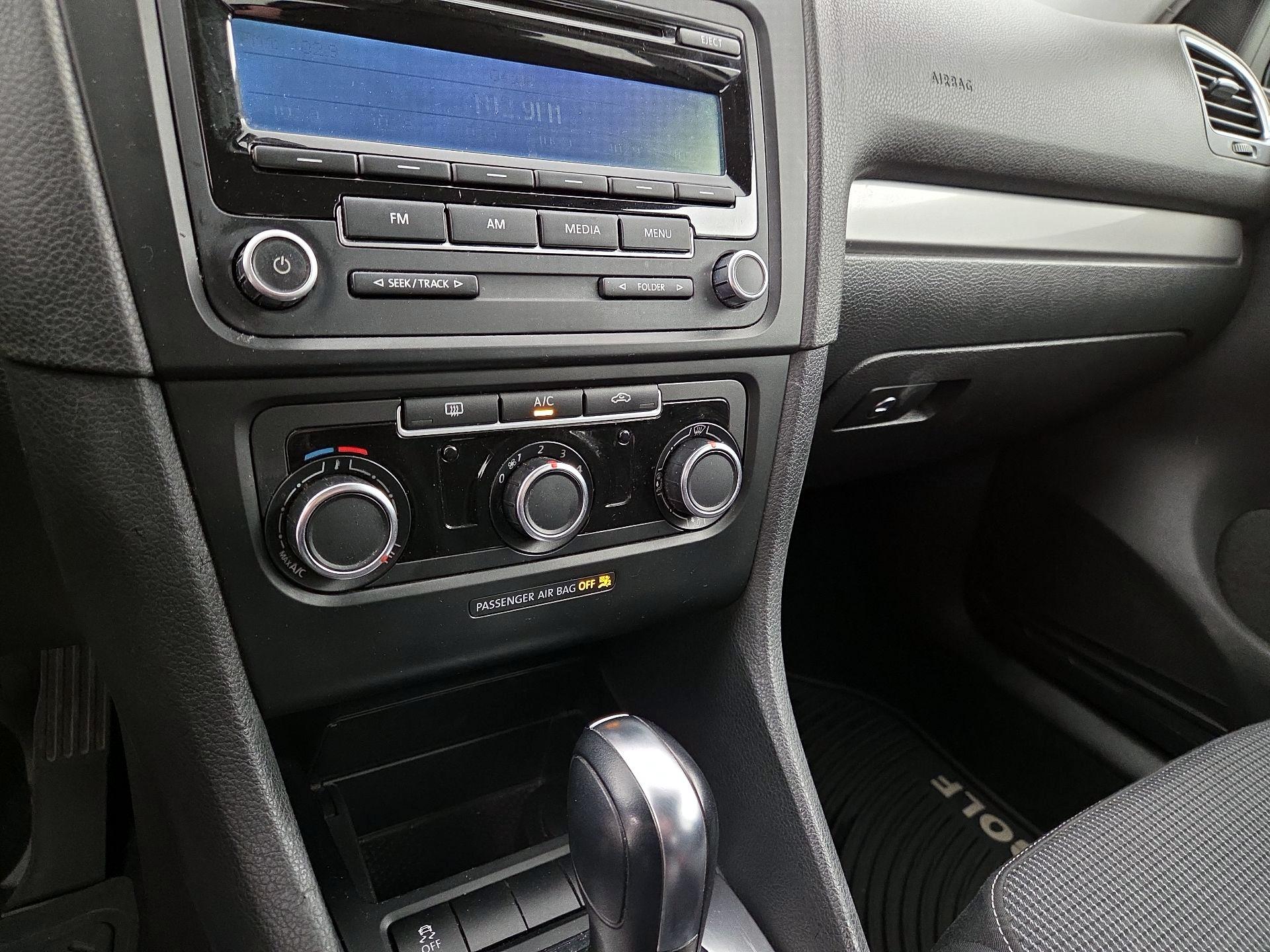 Thumbnail: 2014 Volkswagen Golf - 15