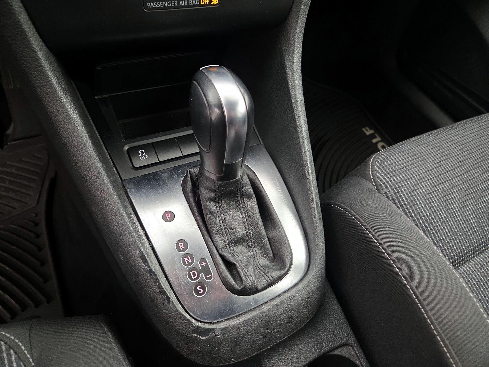 Thumbnail: 2014 Volkswagen Golf - 16