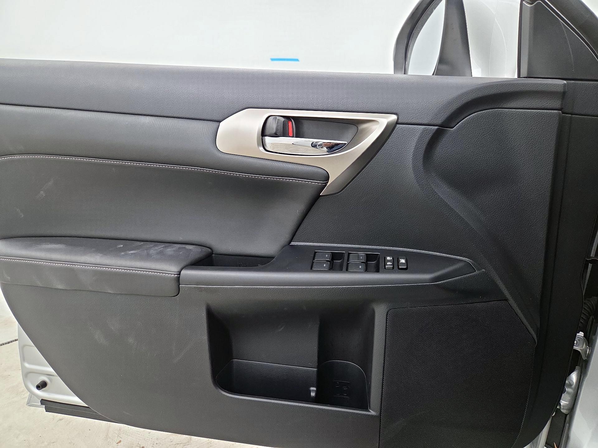 Thumbnail: 2015 Lexus CT - 12