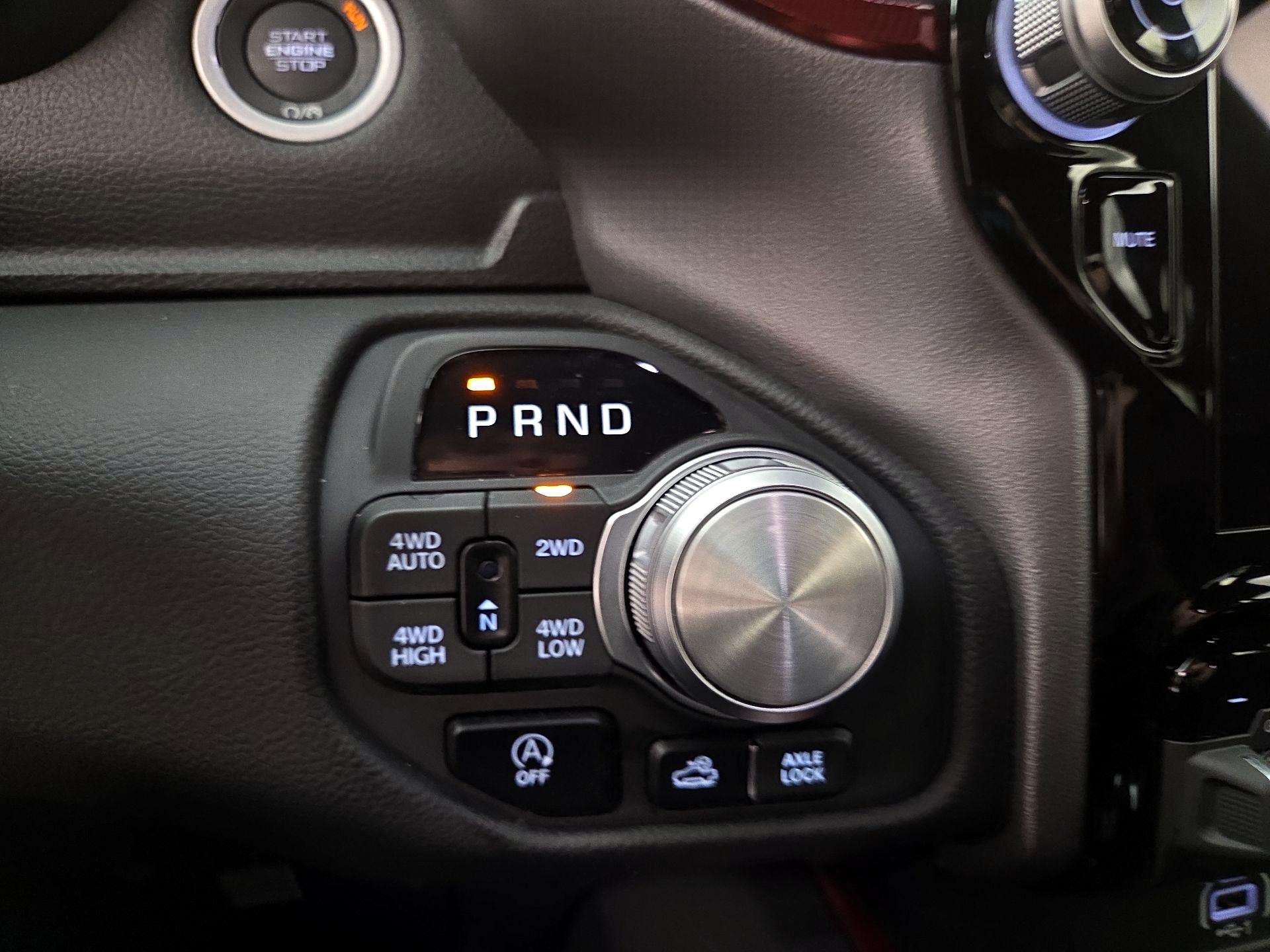 Thumbnail: 2025 RAM 1500 - 18