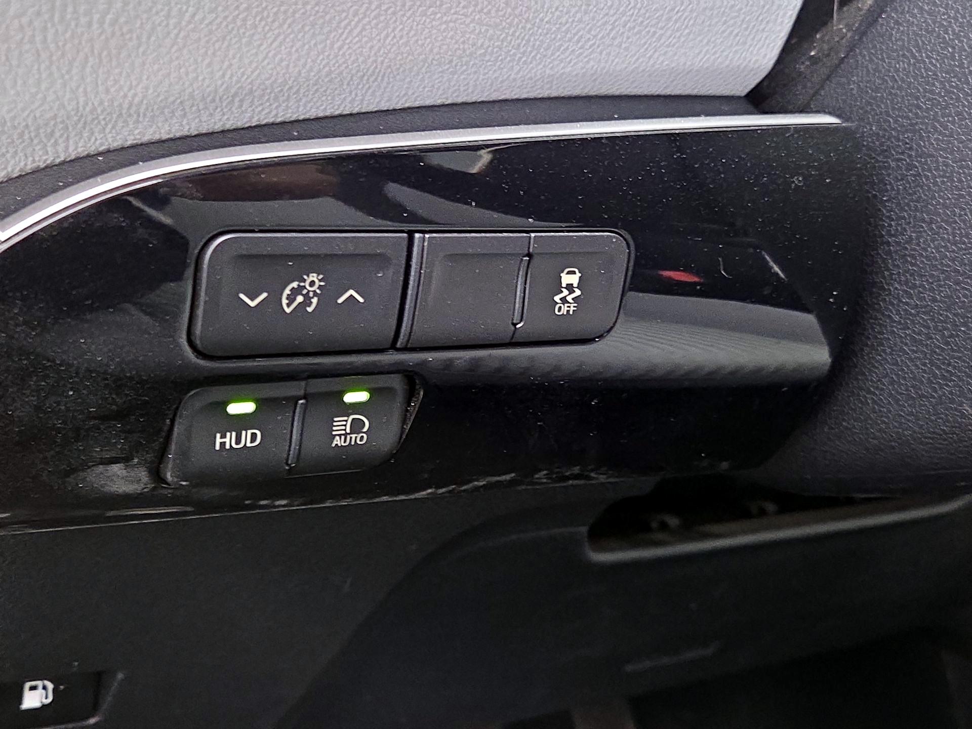 Thumbnail: 2017 Toyota Prius - 13