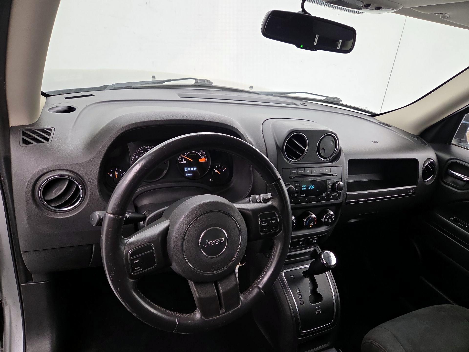 Thumbnail: 2017 Jeep Patriot - 9