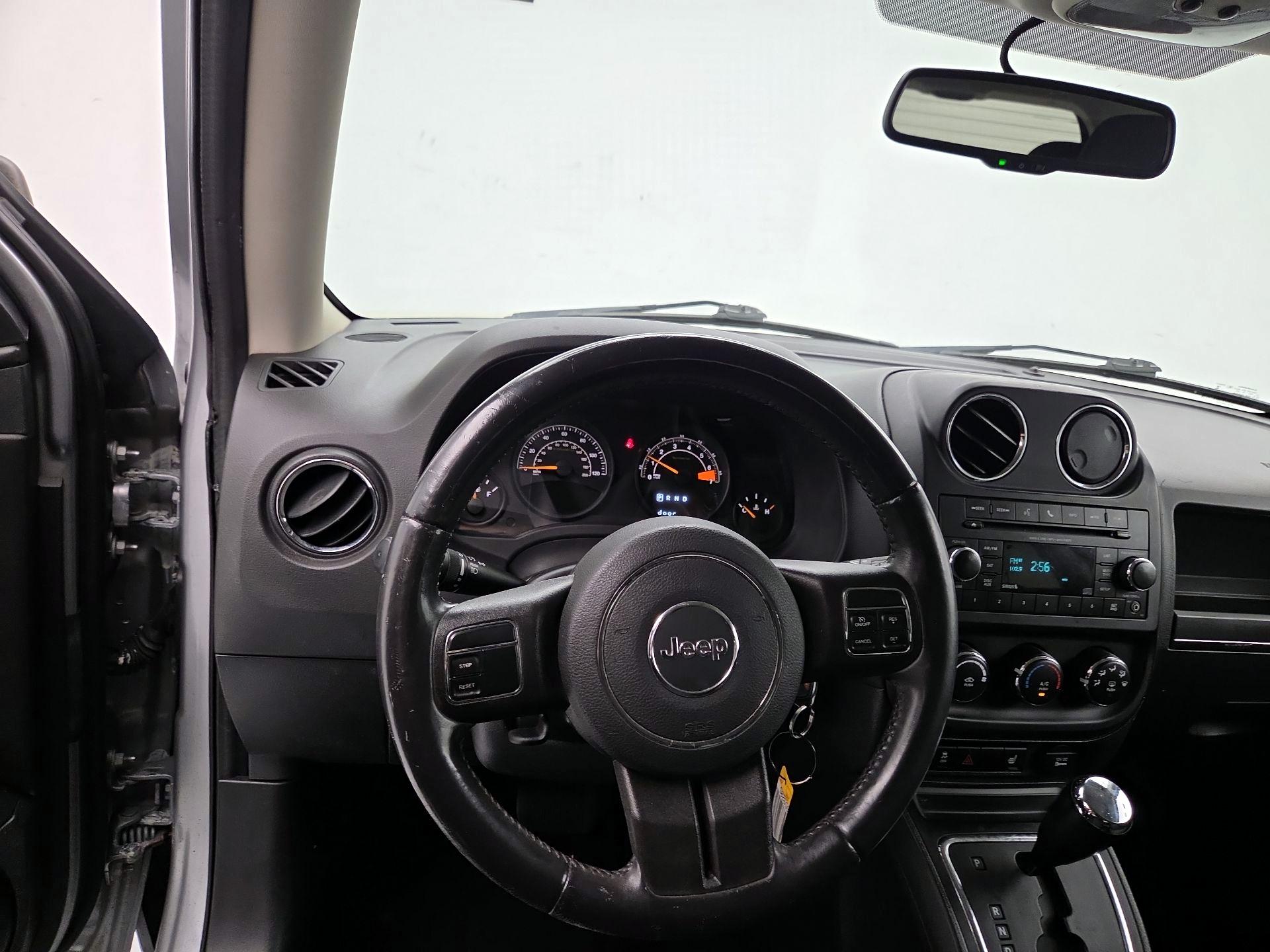 Thumbnail: 2017 Jeep Patriot - 10