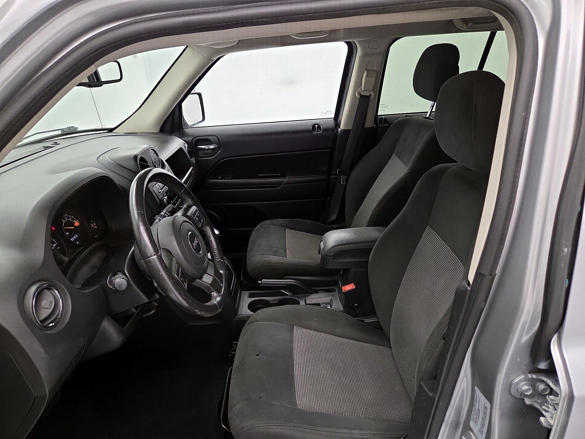 Thumbnail: 2017 Jeep Patriot - 11