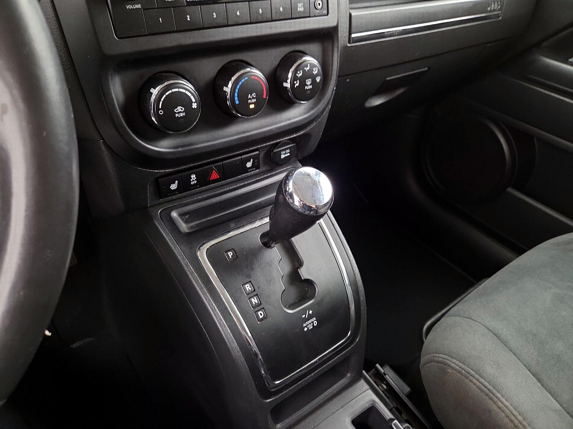 Thumbnail: 2017 Jeep Patriot - 15