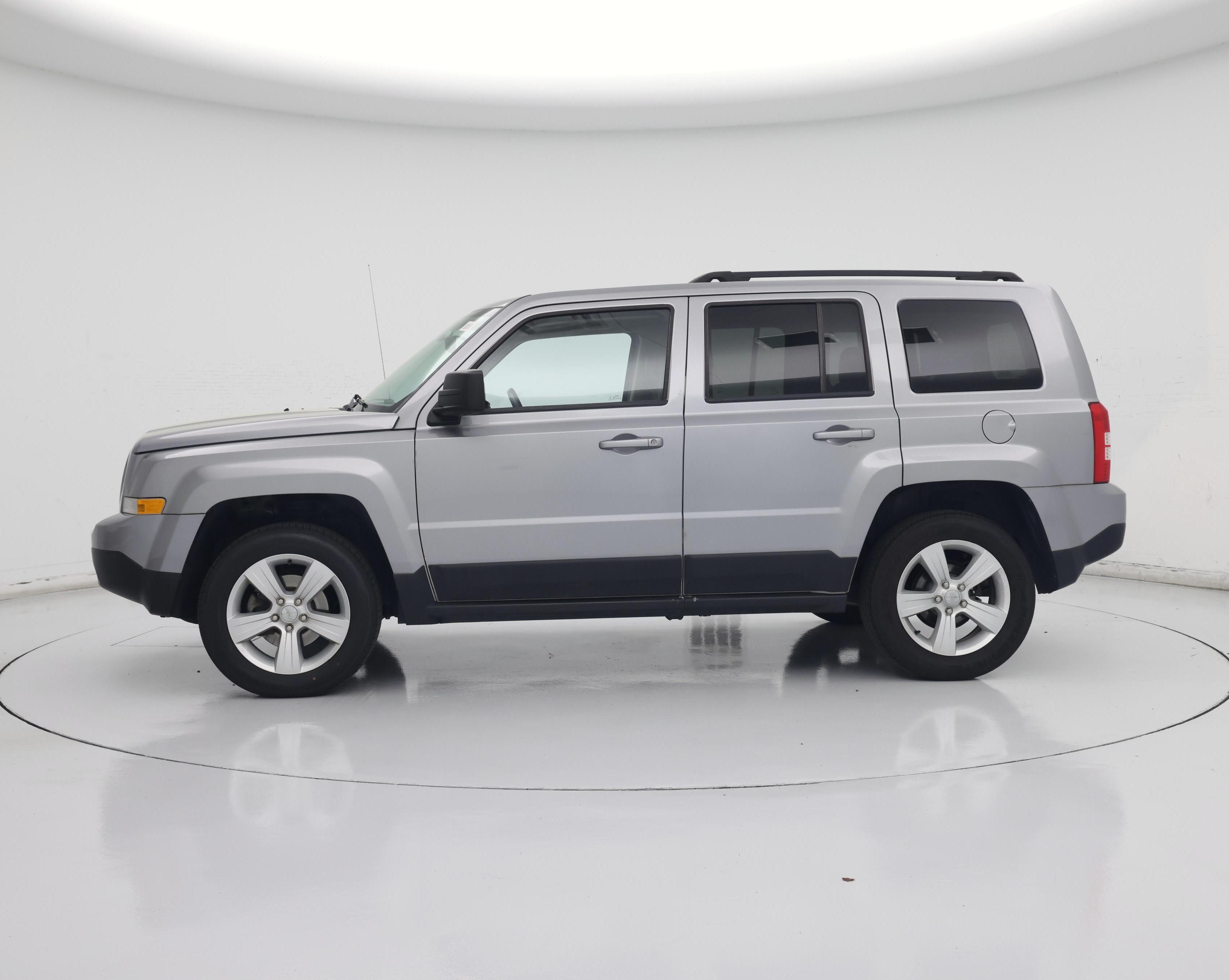 Thumbnail: 2017 Jeep Patriot - 3