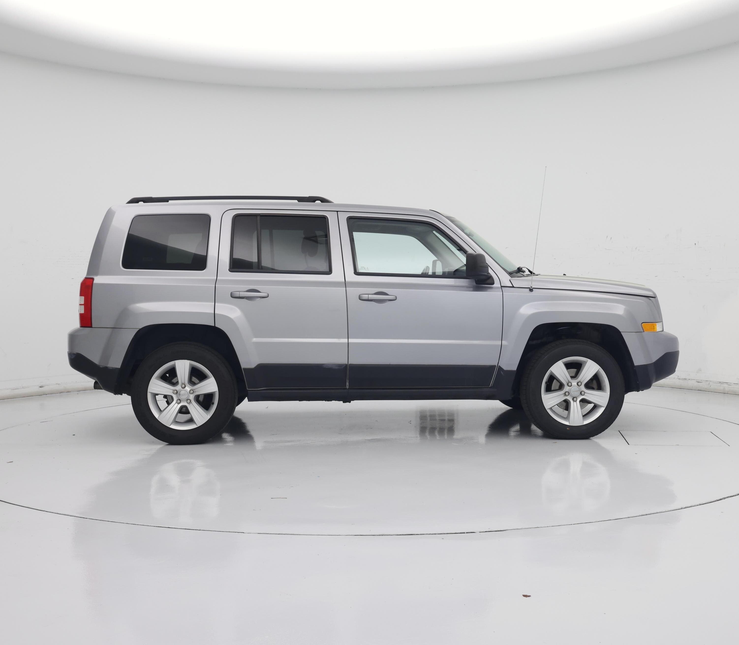 Thumbnail: 2017 Jeep Patriot - 7