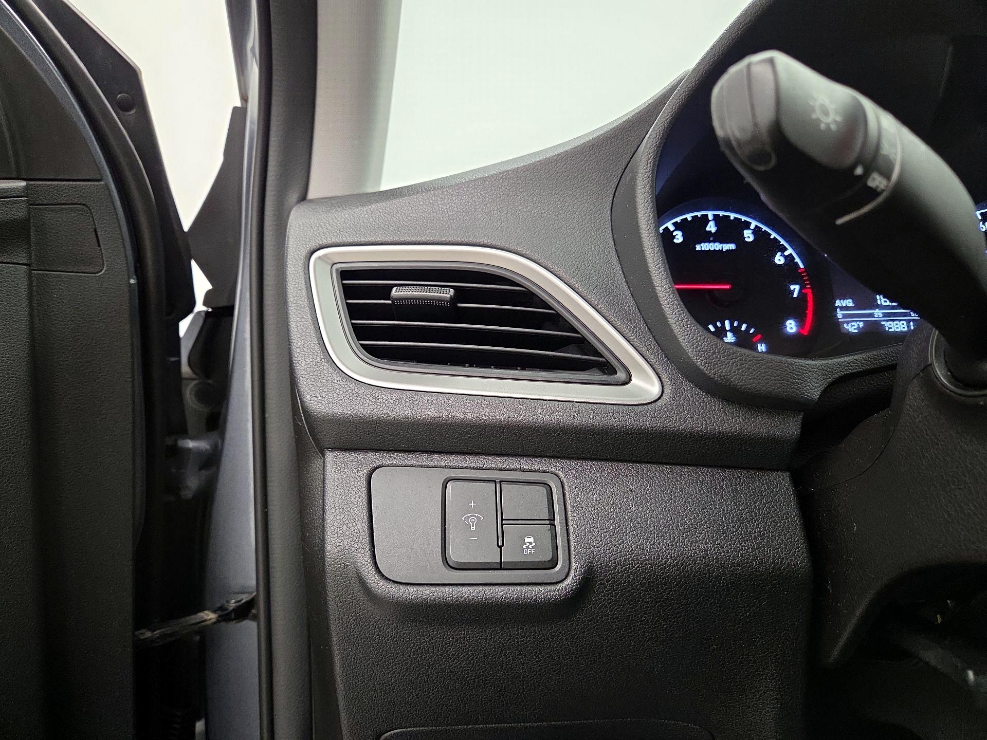 Thumbnail: 2018 Hyundai Accent - 13