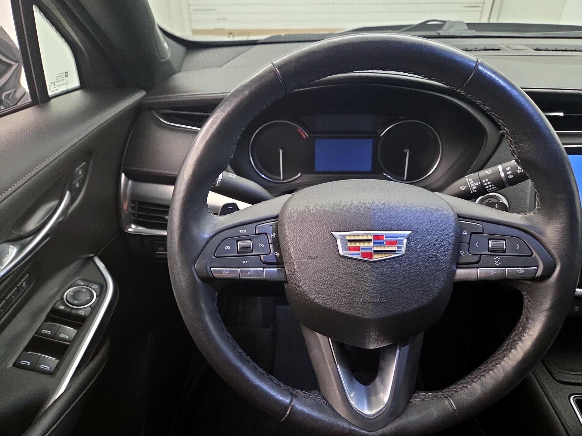 Thumbnail: 2021 Cadillac XT4 - 10