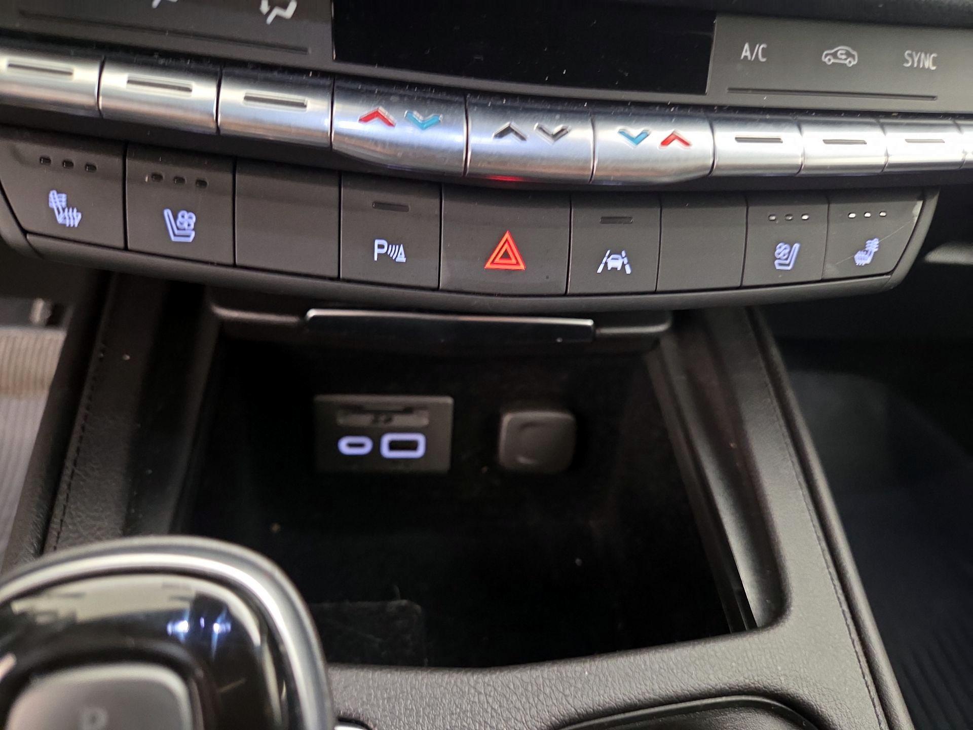 Thumbnail: 2021 Cadillac XT4 - 18