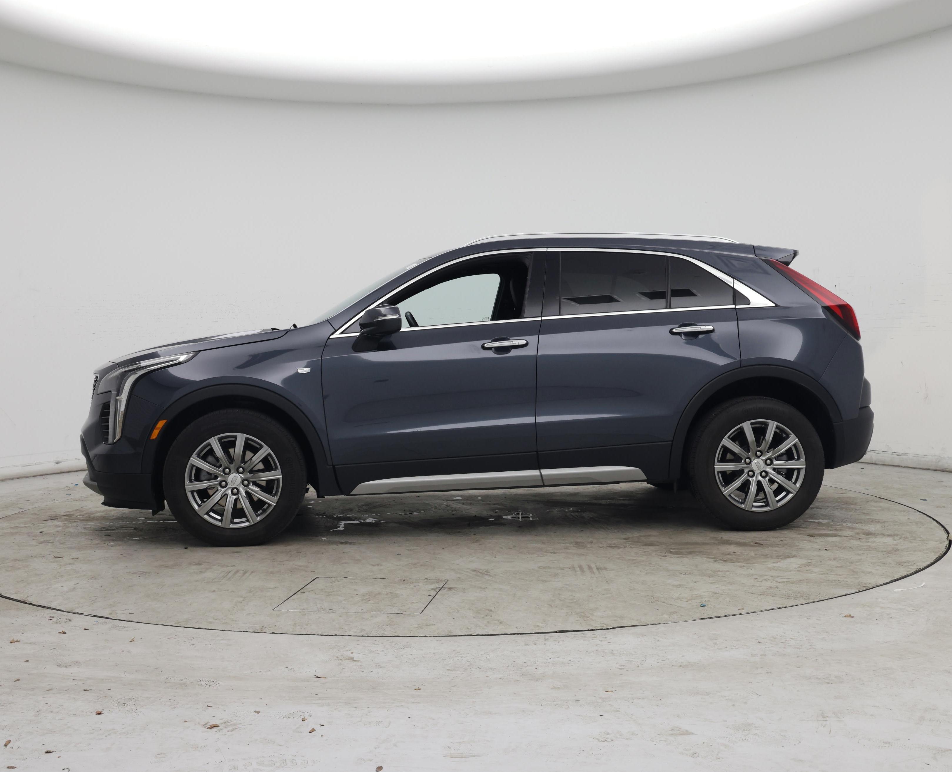 Thumbnail: 2021 Cadillac XT4 - 3