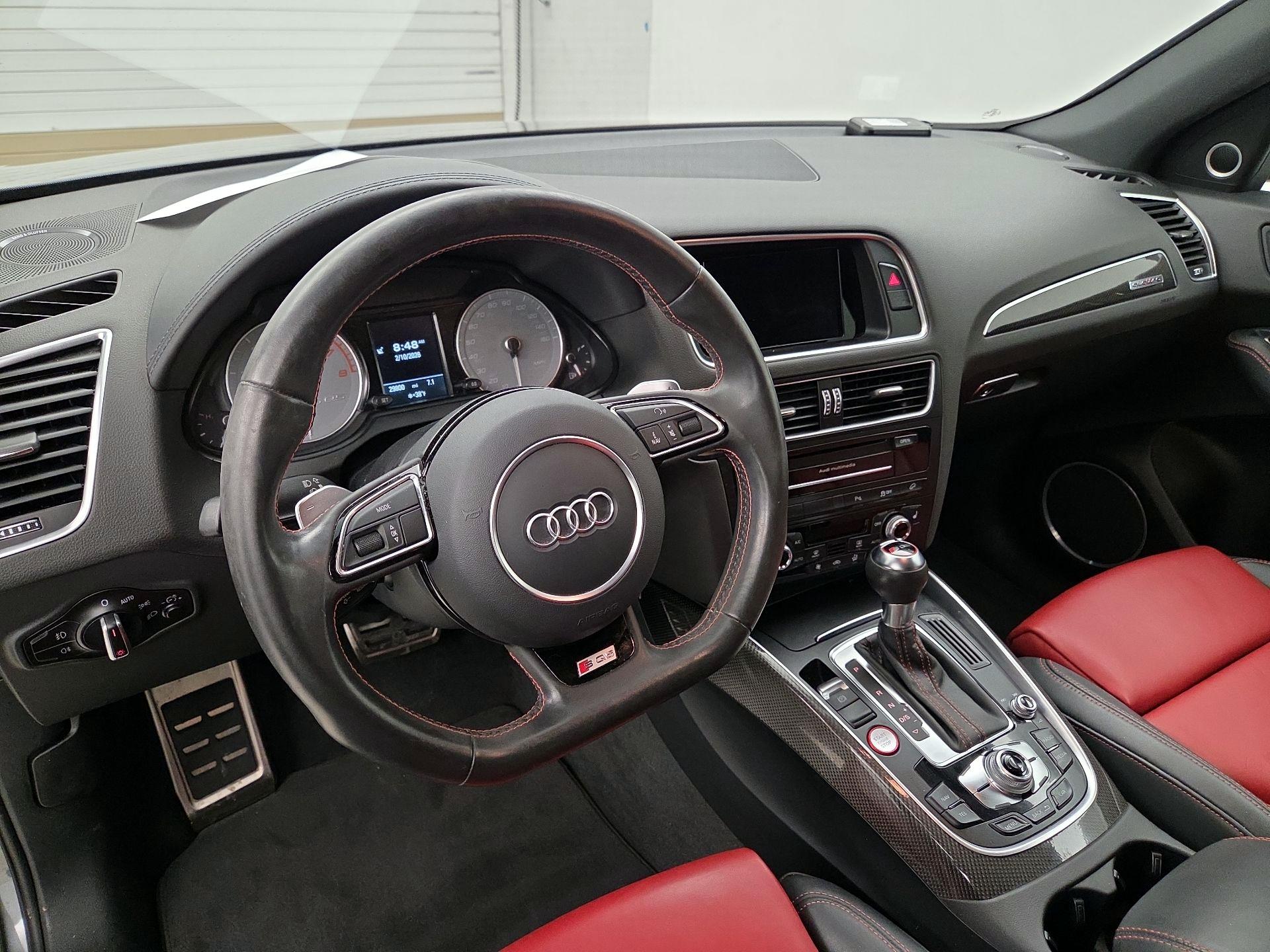 Thumbnail: 2016 Audi SQ5 - 9