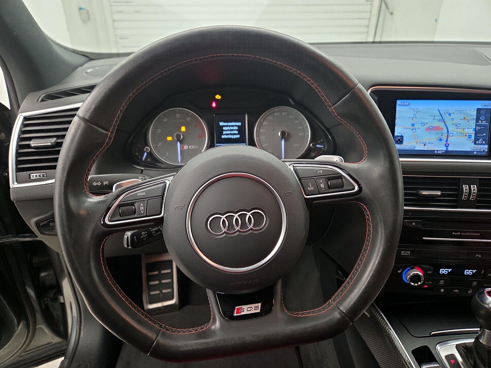 Thumbnail: 2016 Audi SQ5 - 10