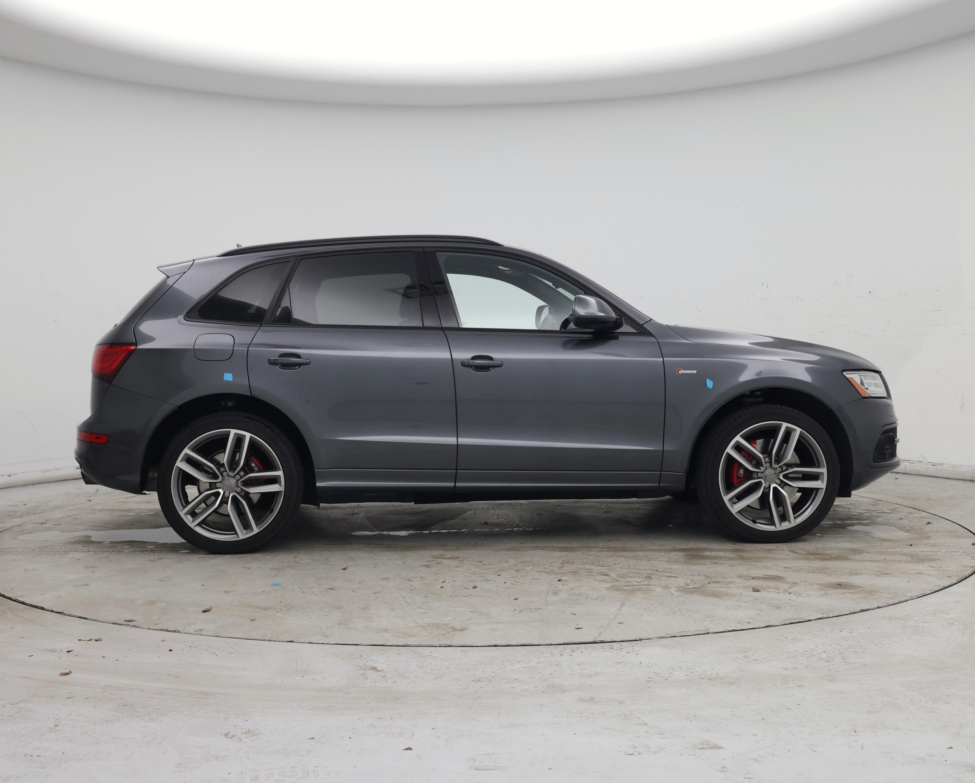 Thumbnail: 2016 Audi SQ5 - 7