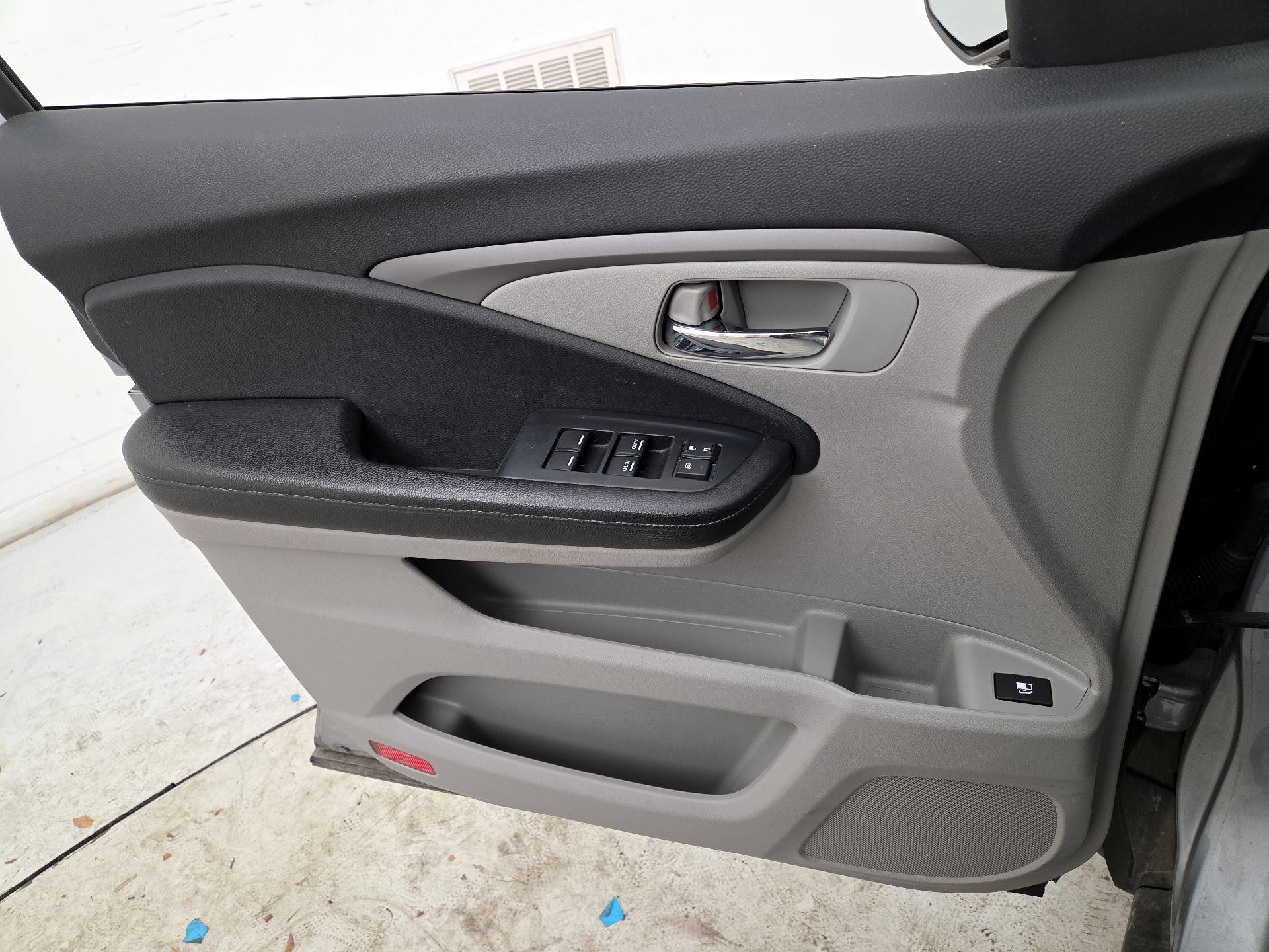 Thumbnail: 2019 Honda Ridgeline - 12