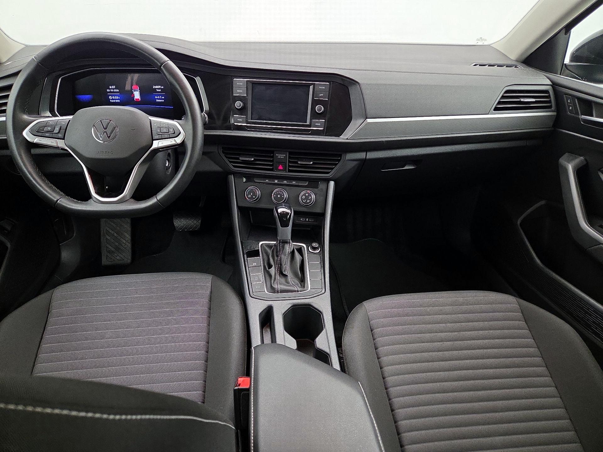 Thumbnail: 2024 Volkswagen Jetta - 9