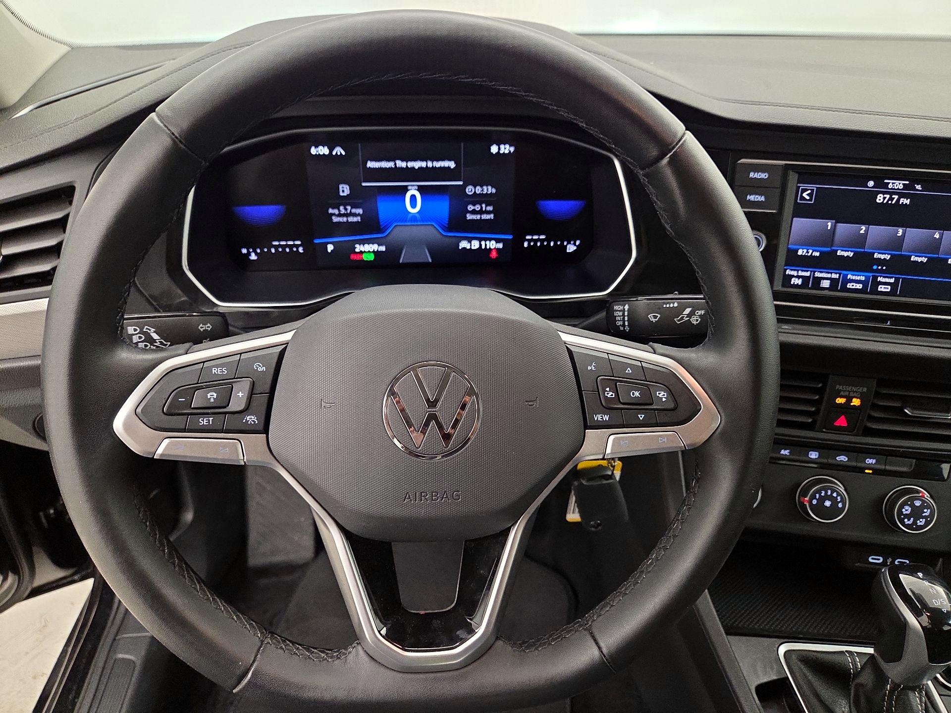 Thumbnail: 2024 Volkswagen Jetta - 10