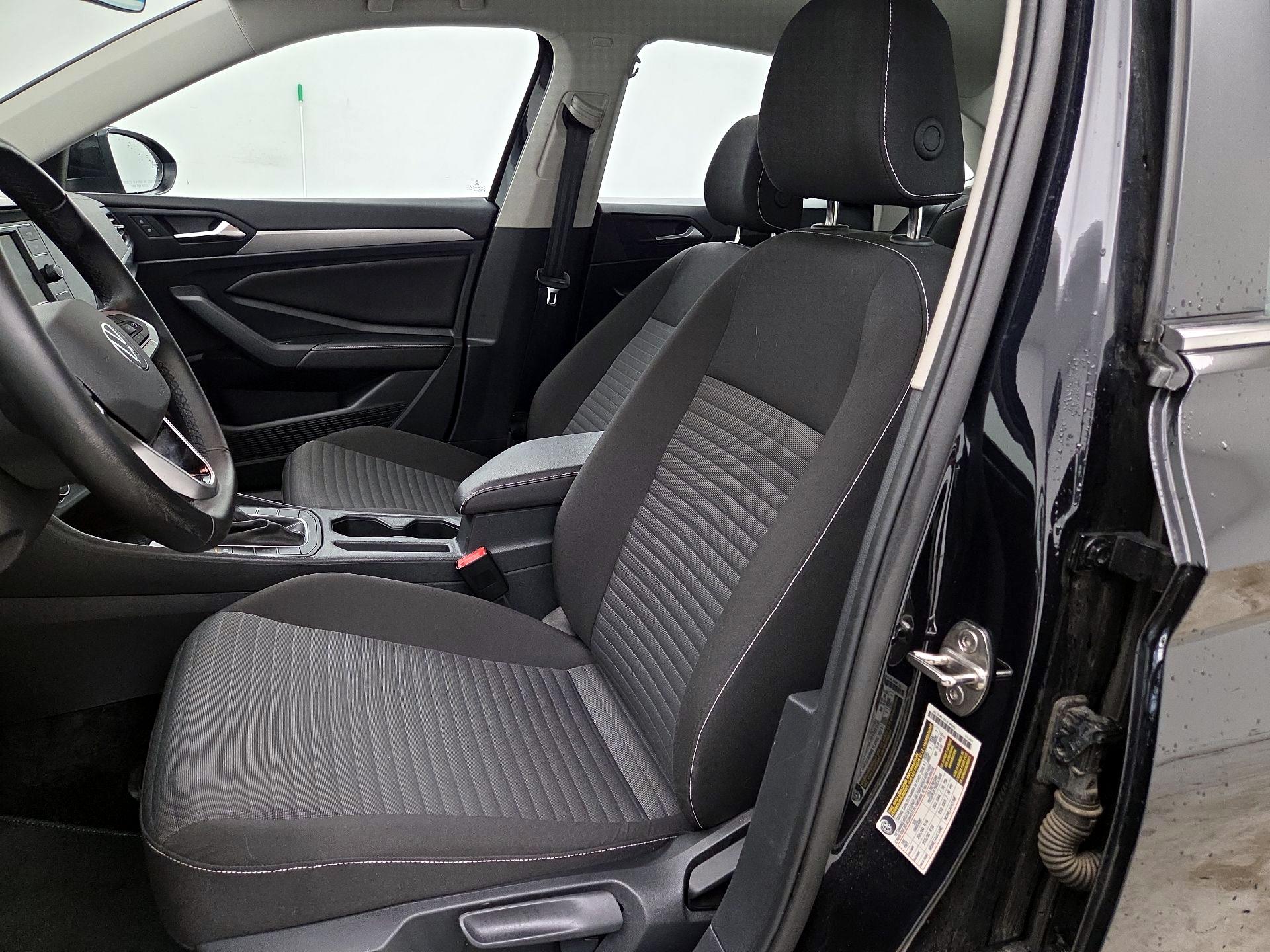 Thumbnail: 2024 Volkswagen Jetta - 11