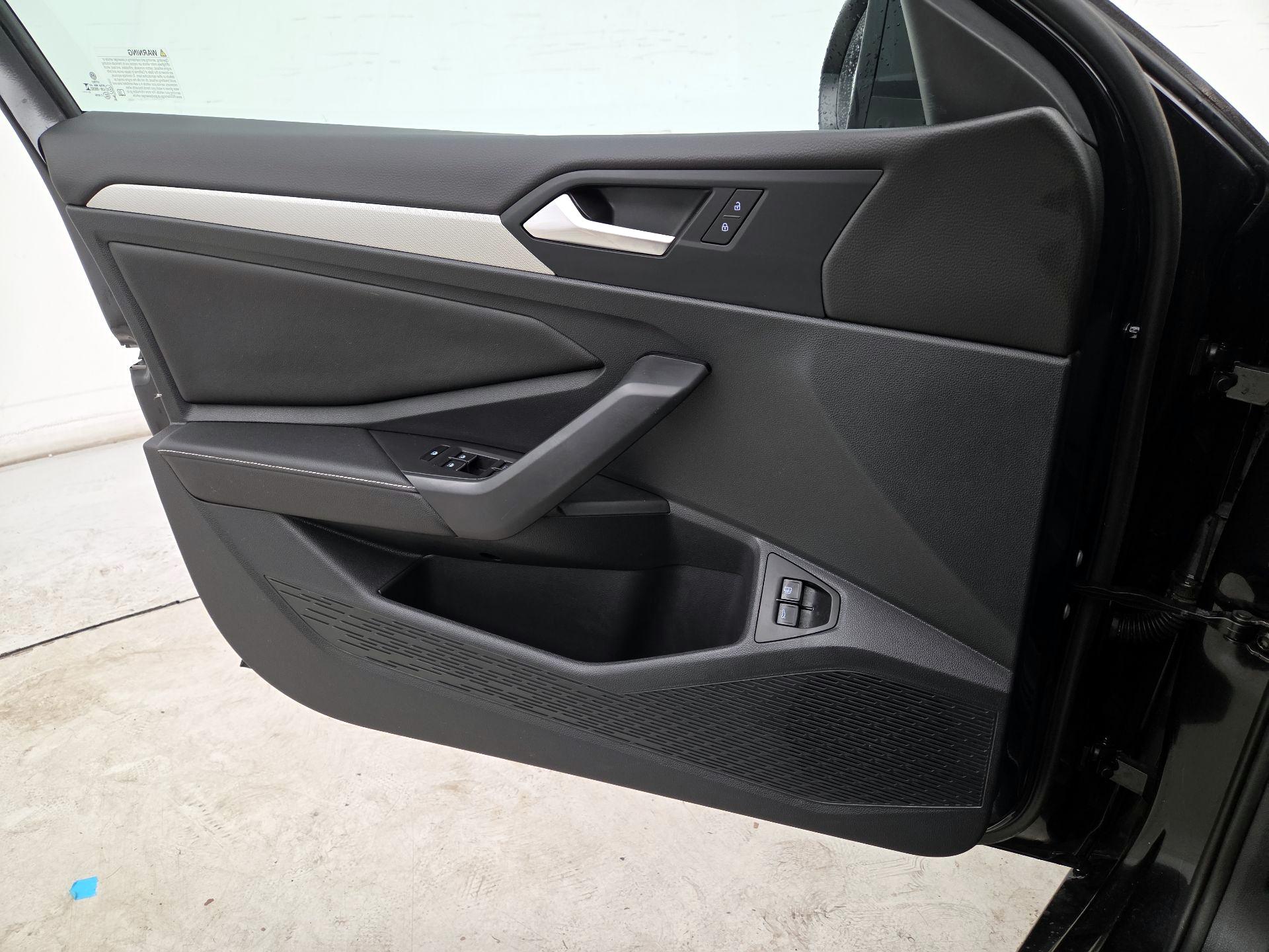 Thumbnail: 2024 Volkswagen Jetta - 12