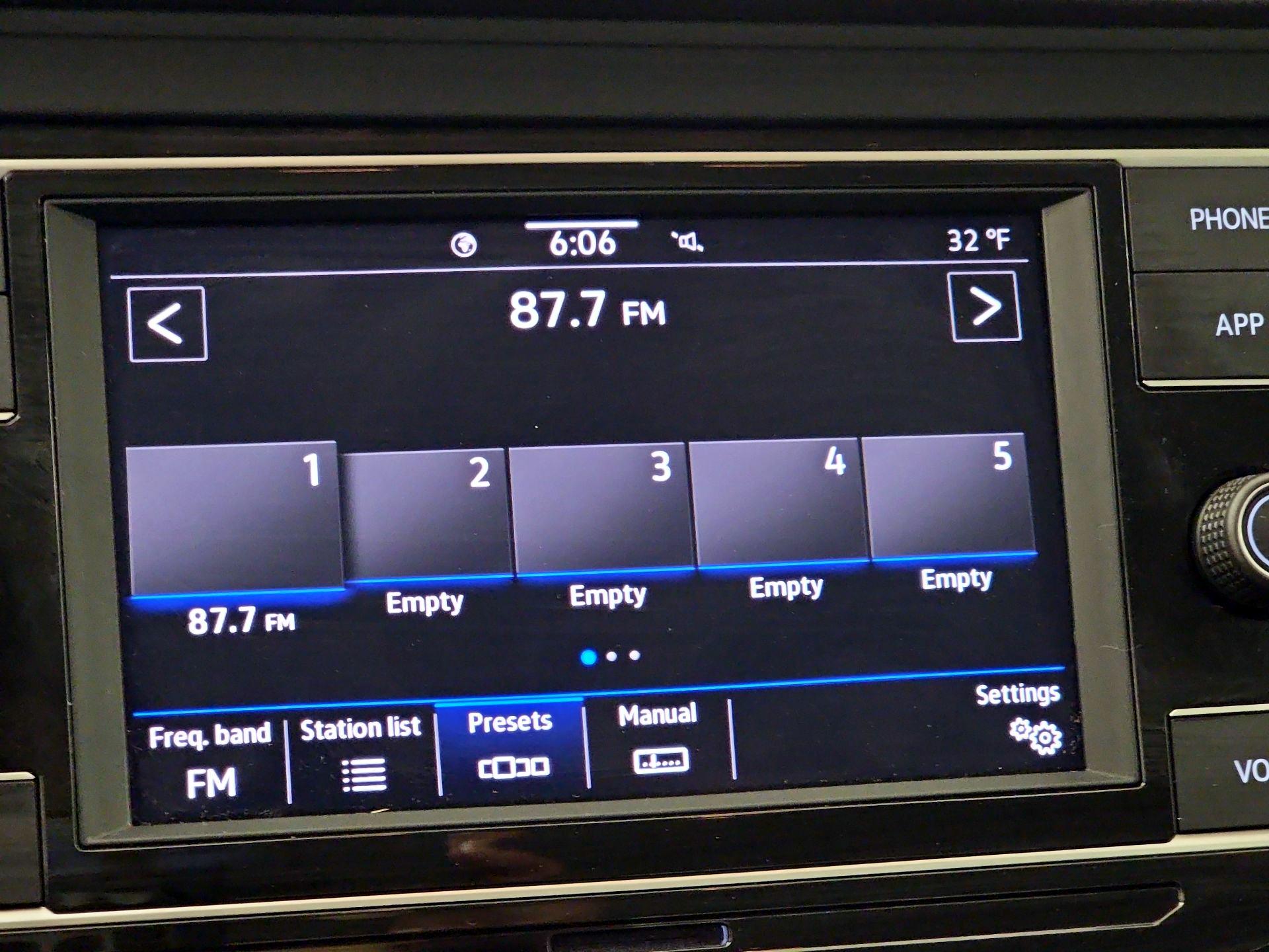 Thumbnail: 2024 Volkswagen Jetta - 15