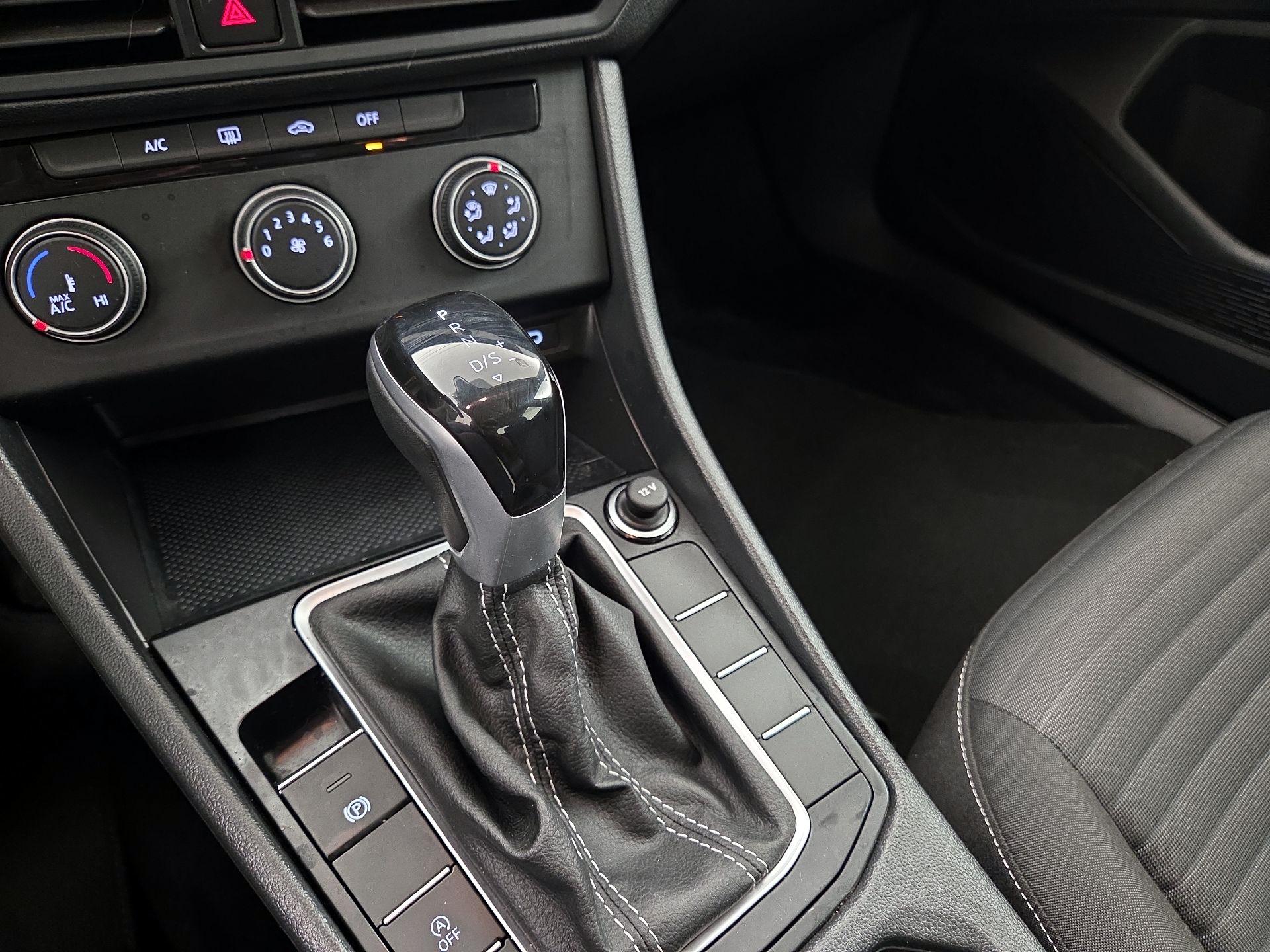 Thumbnail: 2024 Volkswagen Jetta - 17