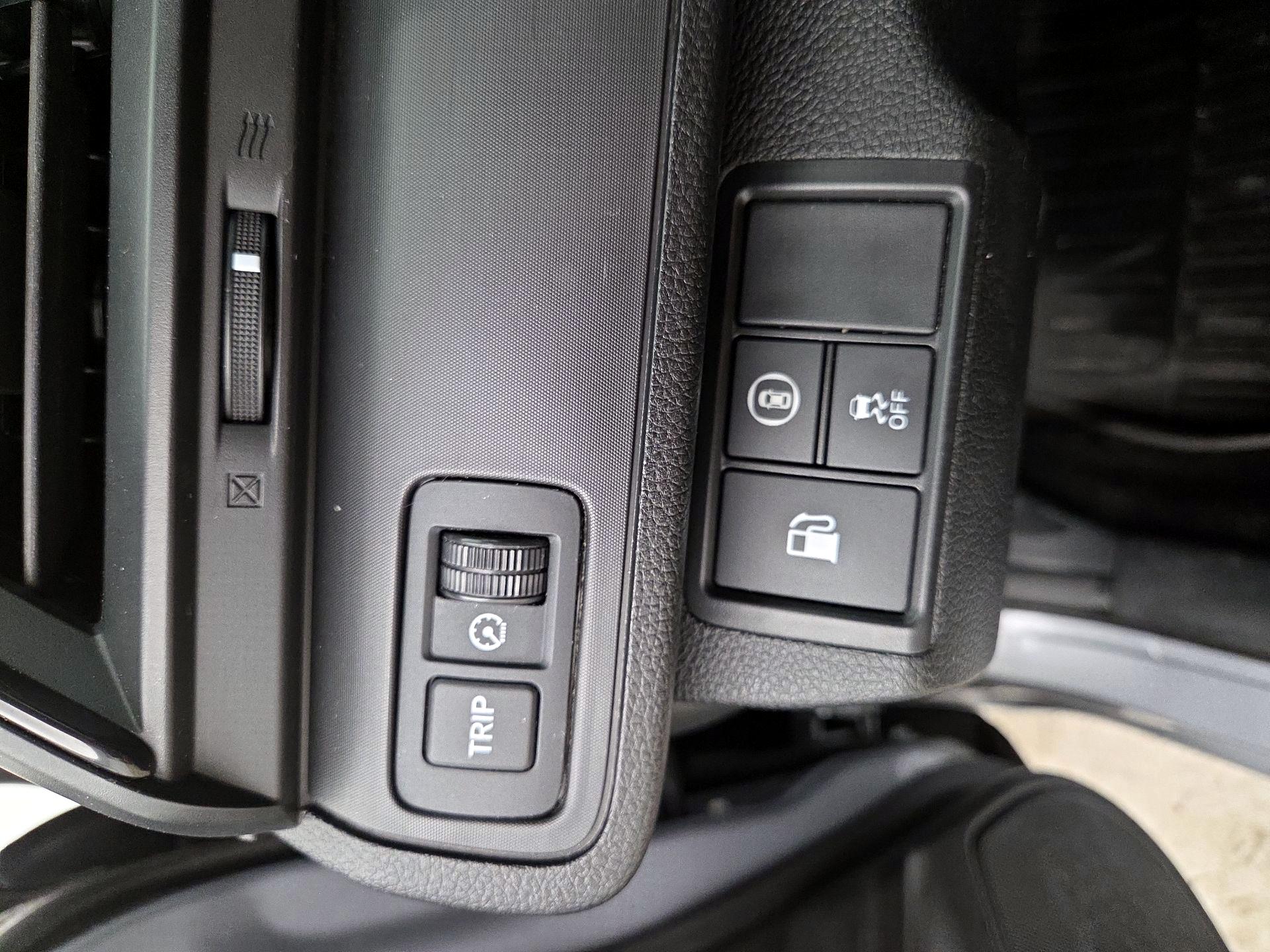 Thumbnail: 2019 Honda Insight - 13