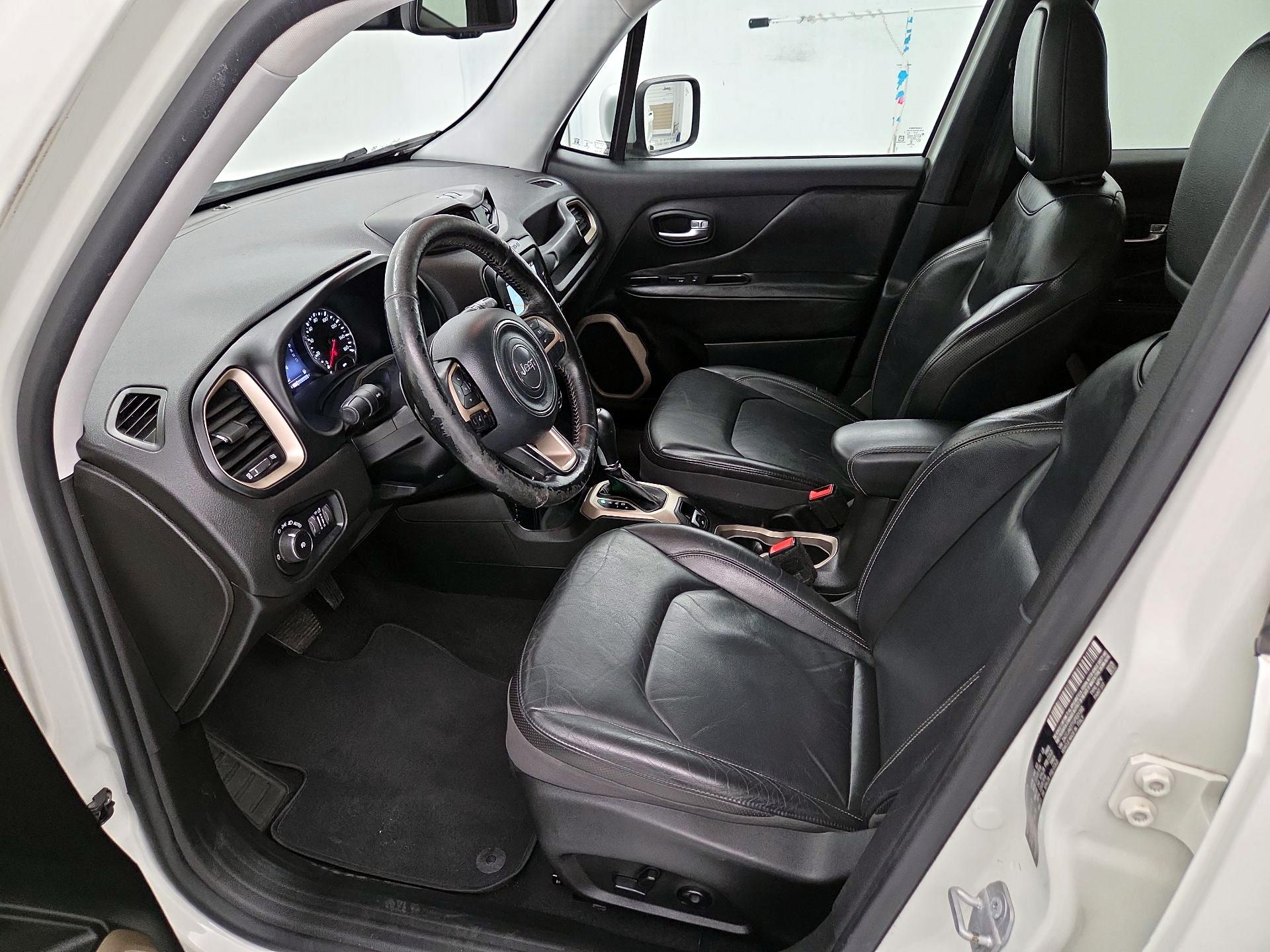 Thumbnail: 2016 Jeep Renegade - 11