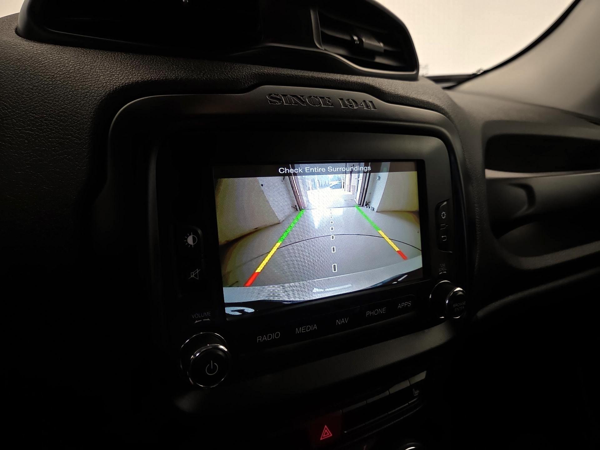 Thumbnail: 2016 Jeep Renegade - 15