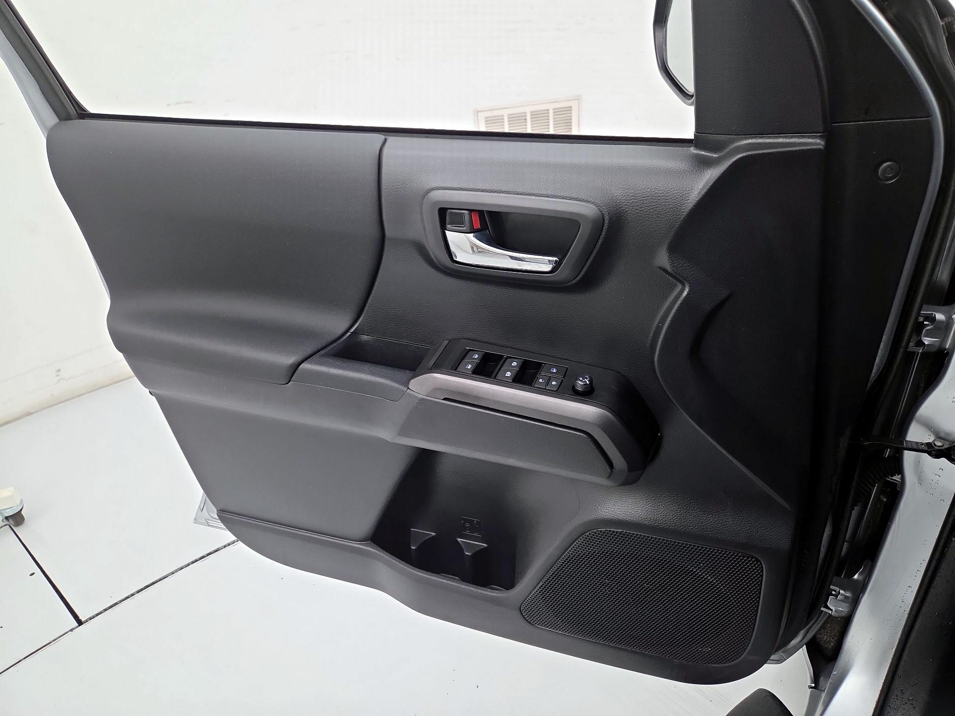 Thumbnail: 2023 Toyota Tacoma - 12