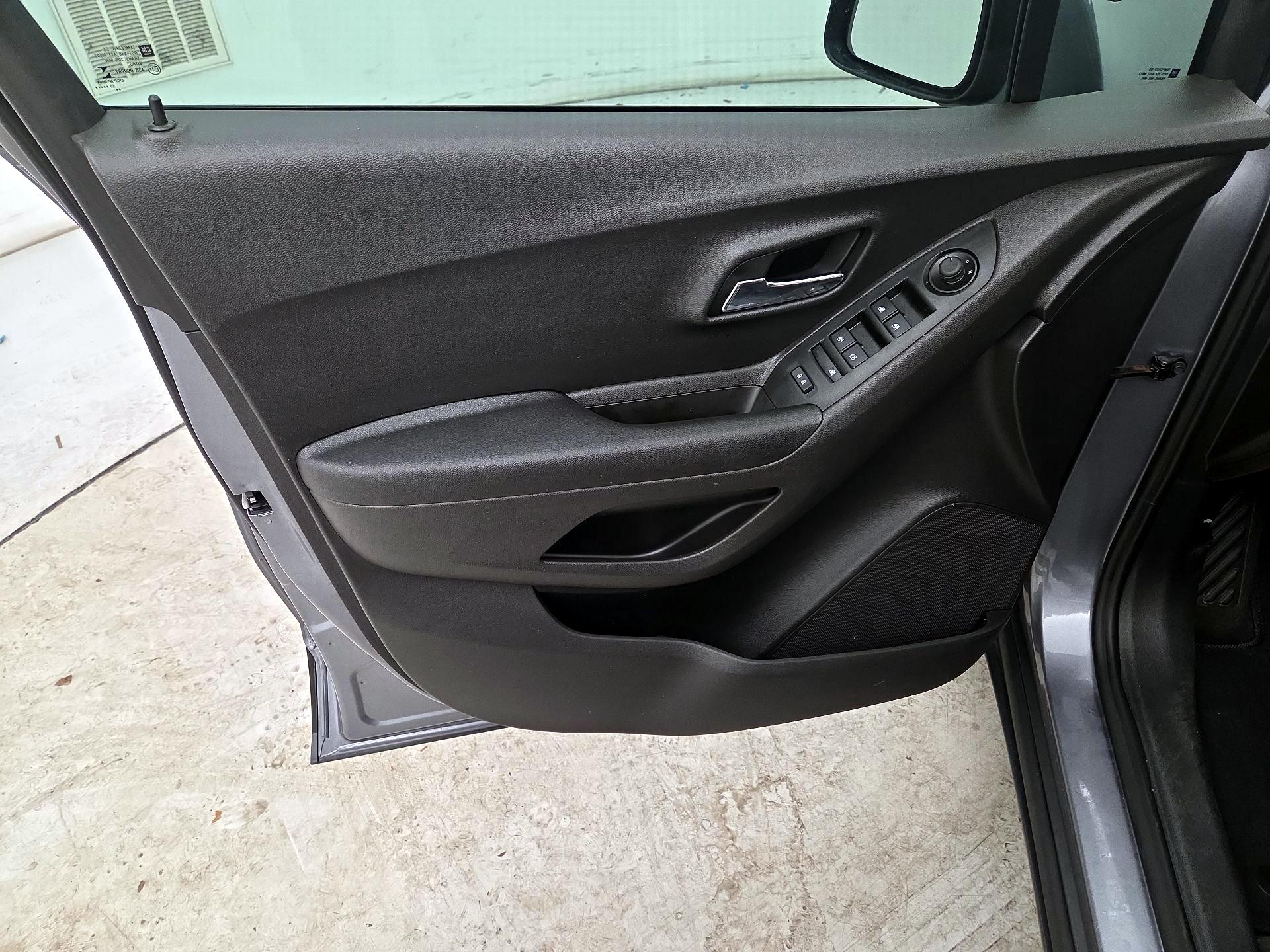 Thumbnail: 2020 Chevrolet Trax - 12