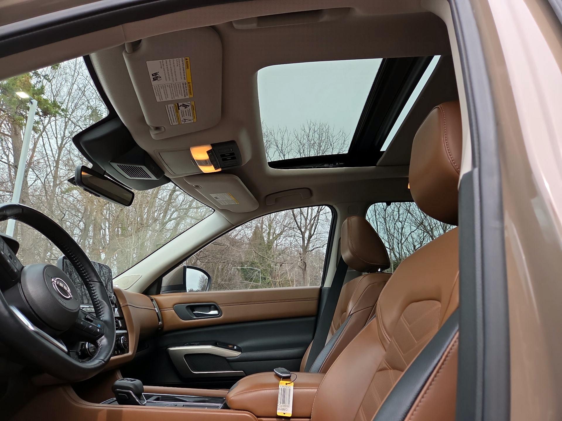 Thumbnail: 2023 Nissan Pathfinder - 17