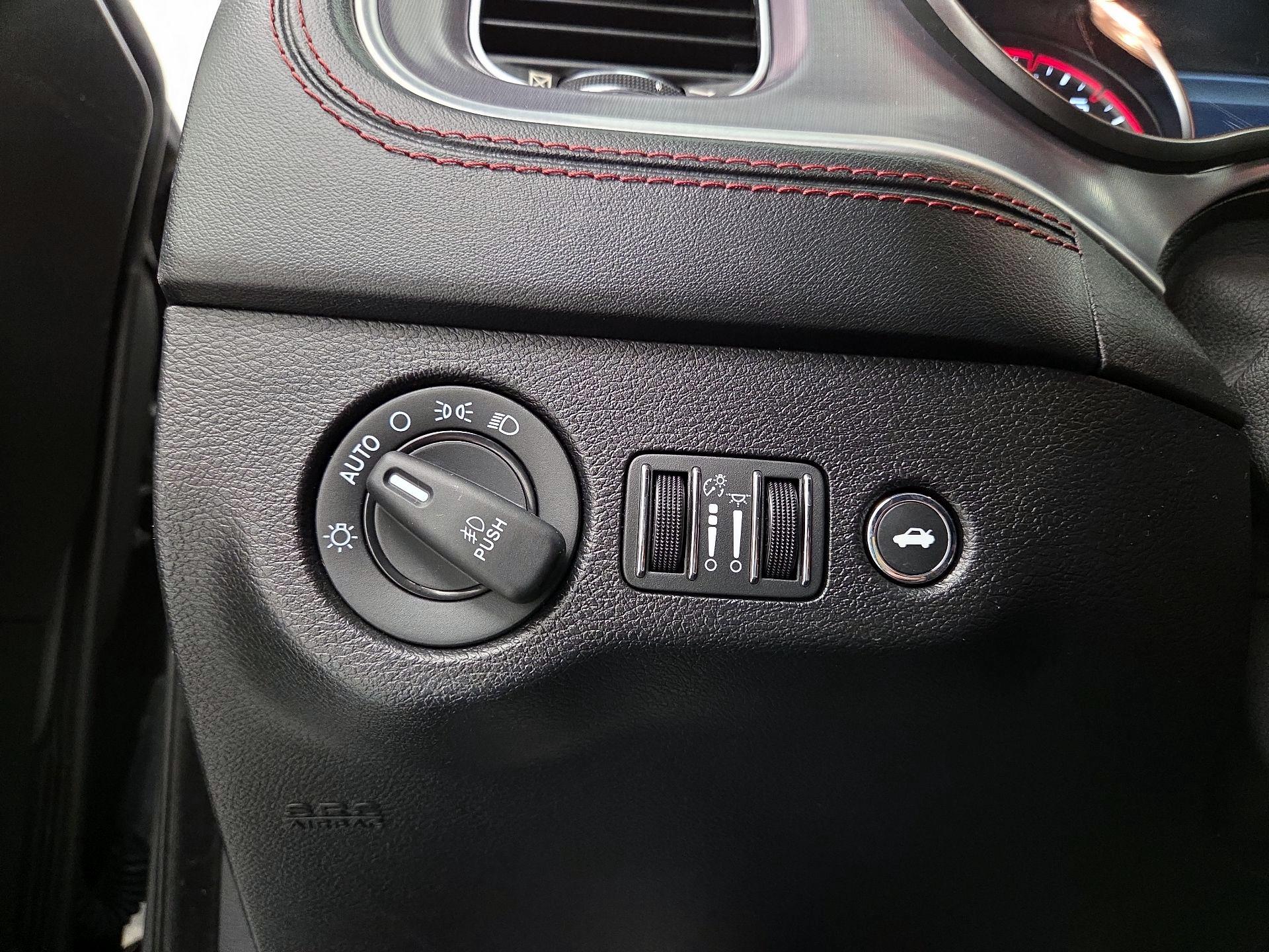 Thumbnail: 2019 Dodge Charger - 13