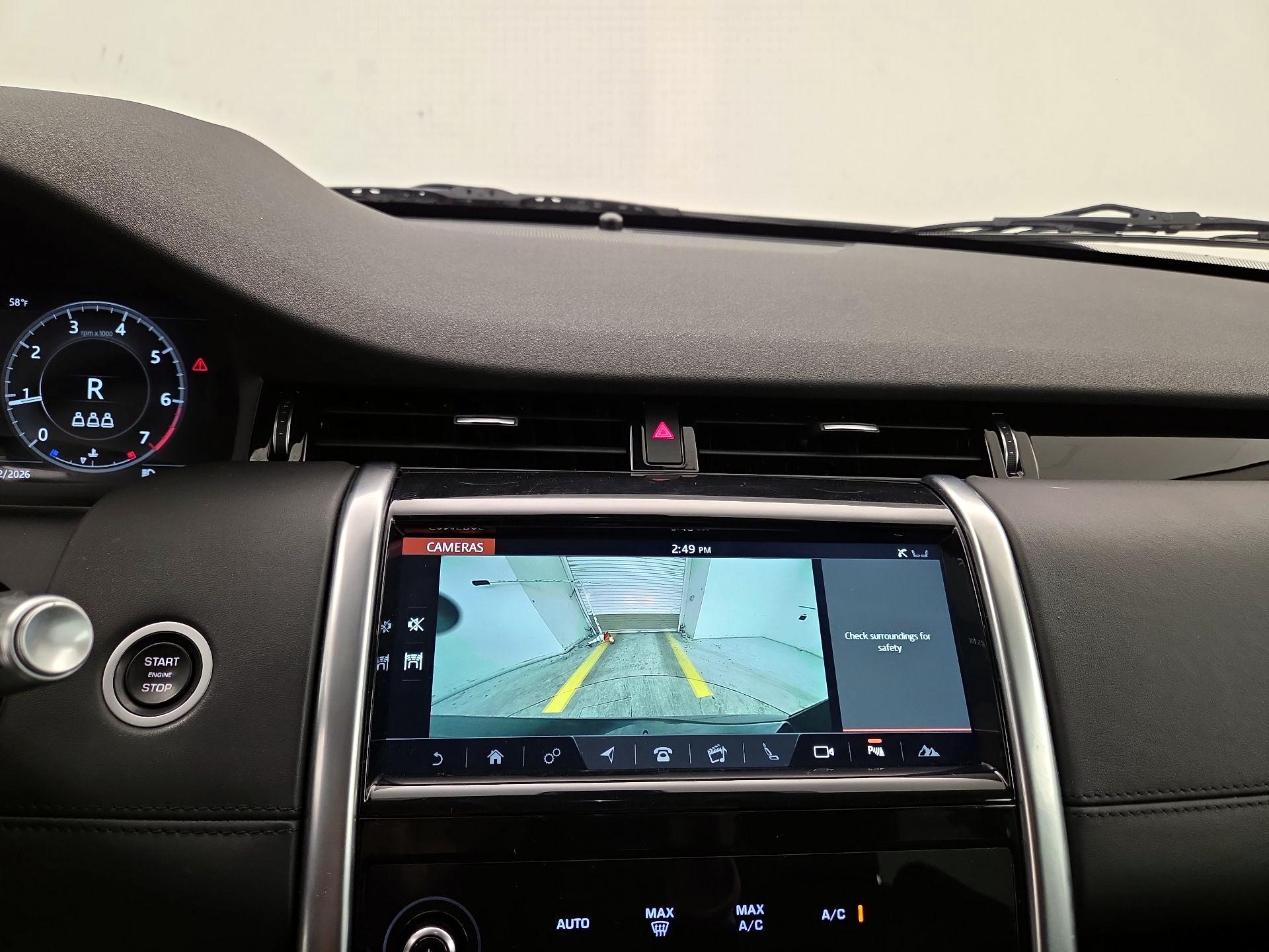 Thumbnail: 2020 Land Rover Discovery Sport - 15