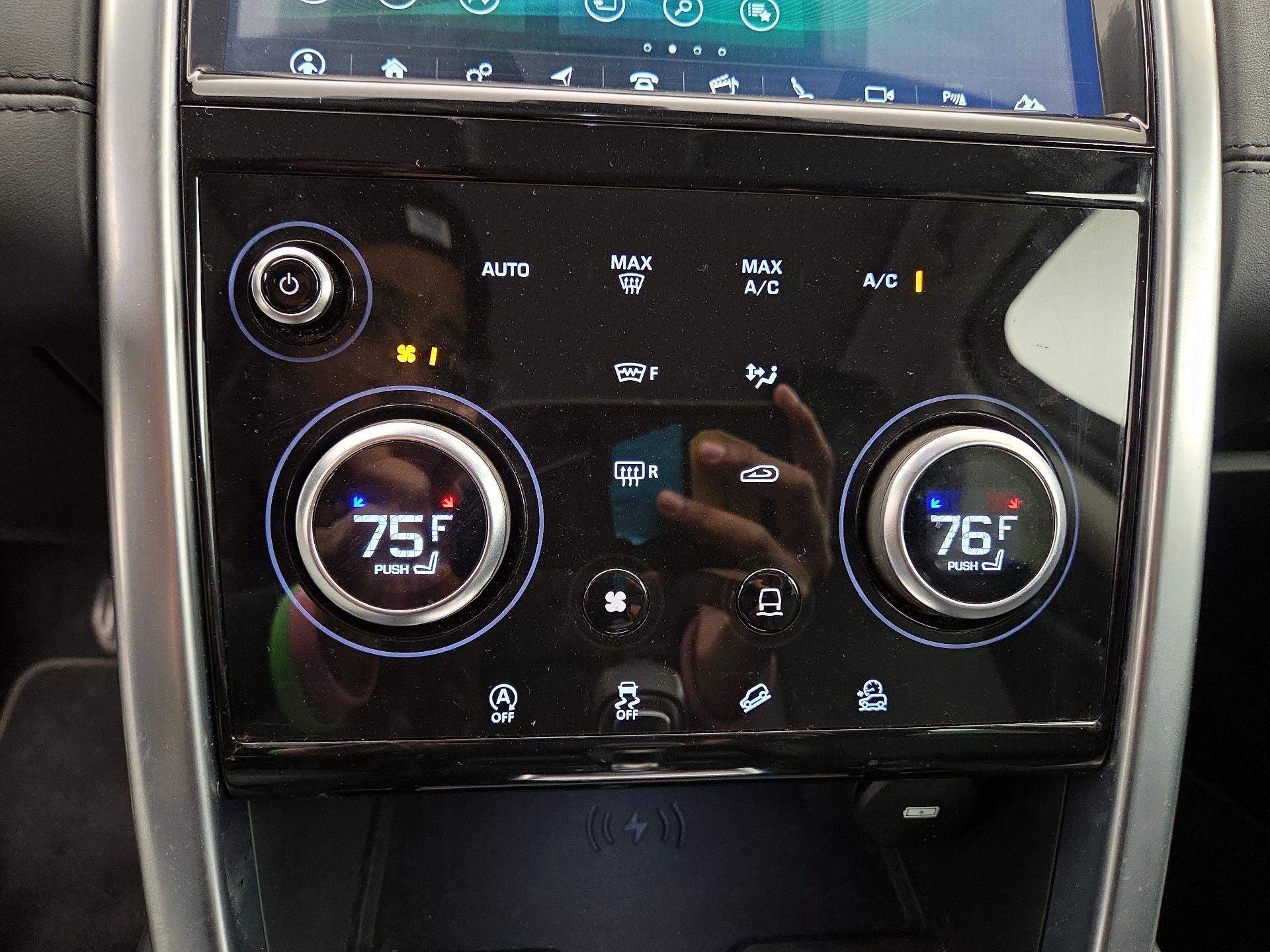 Thumbnail: 2020 Land Rover Discovery Sport - 17