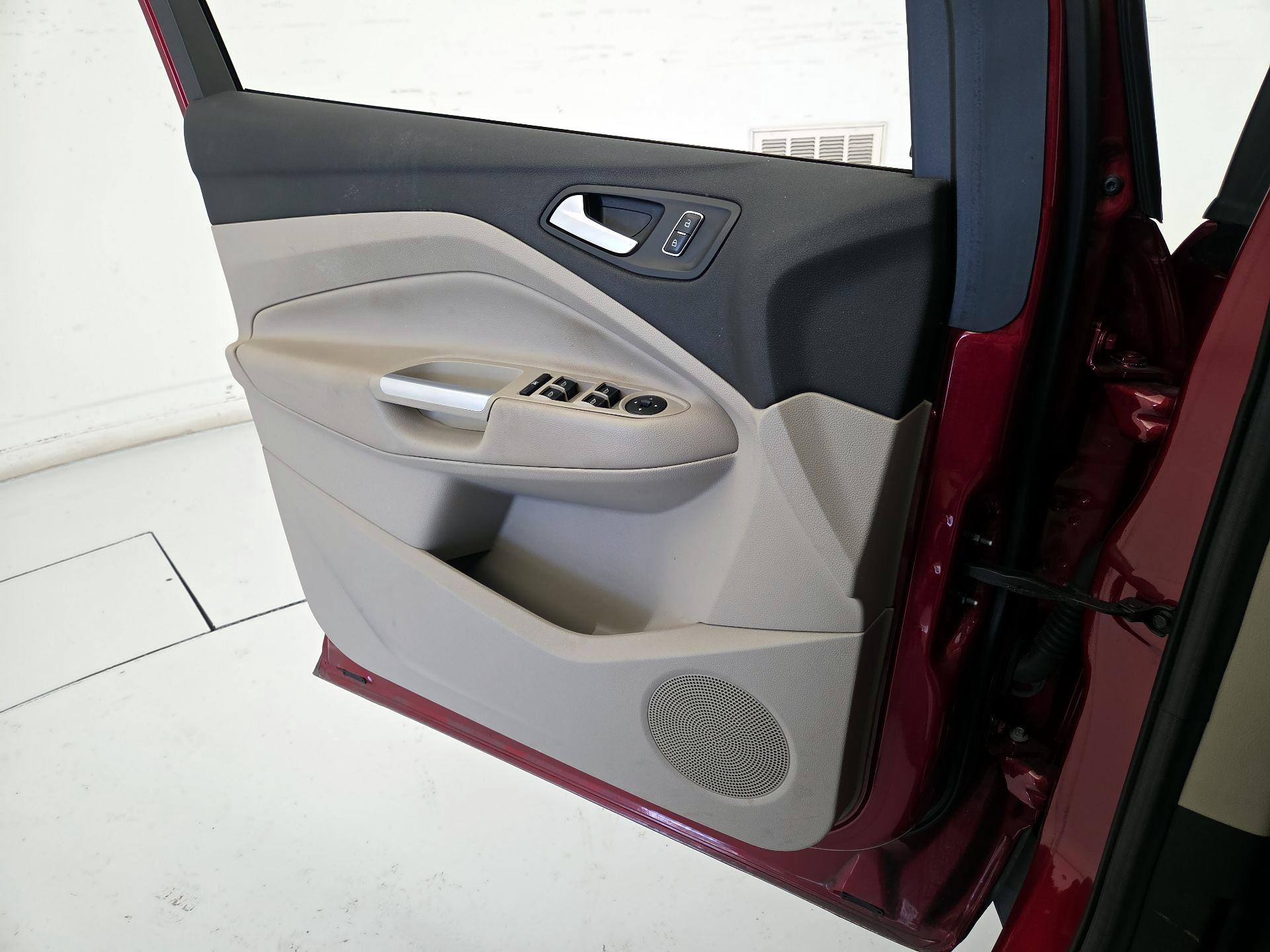 Thumbnail: 2015 Ford Escape - 12