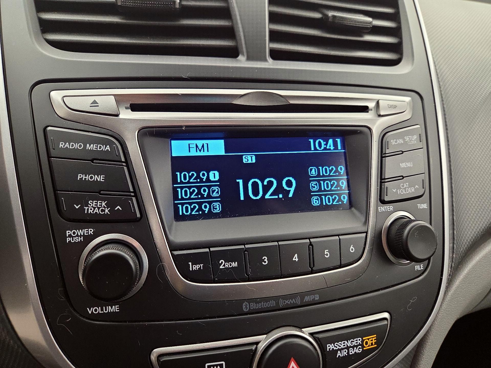 Thumbnail: 2015 Hyundai Accent - 14