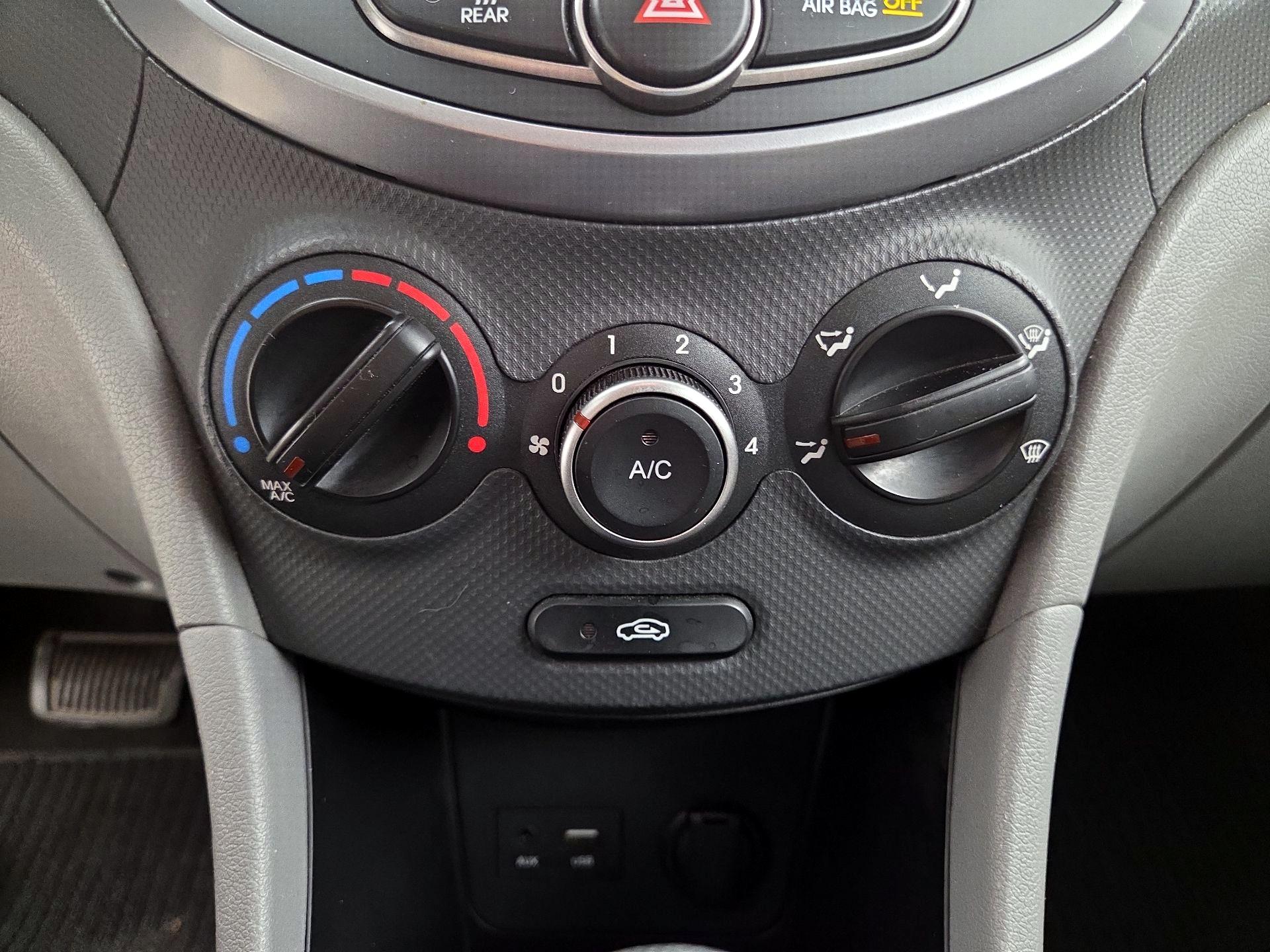 Thumbnail: 2015 Hyundai Accent - 15