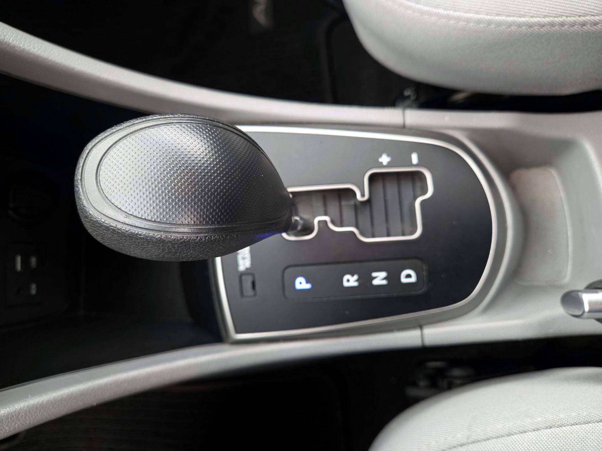 Thumbnail: 2015 Hyundai Accent - 16