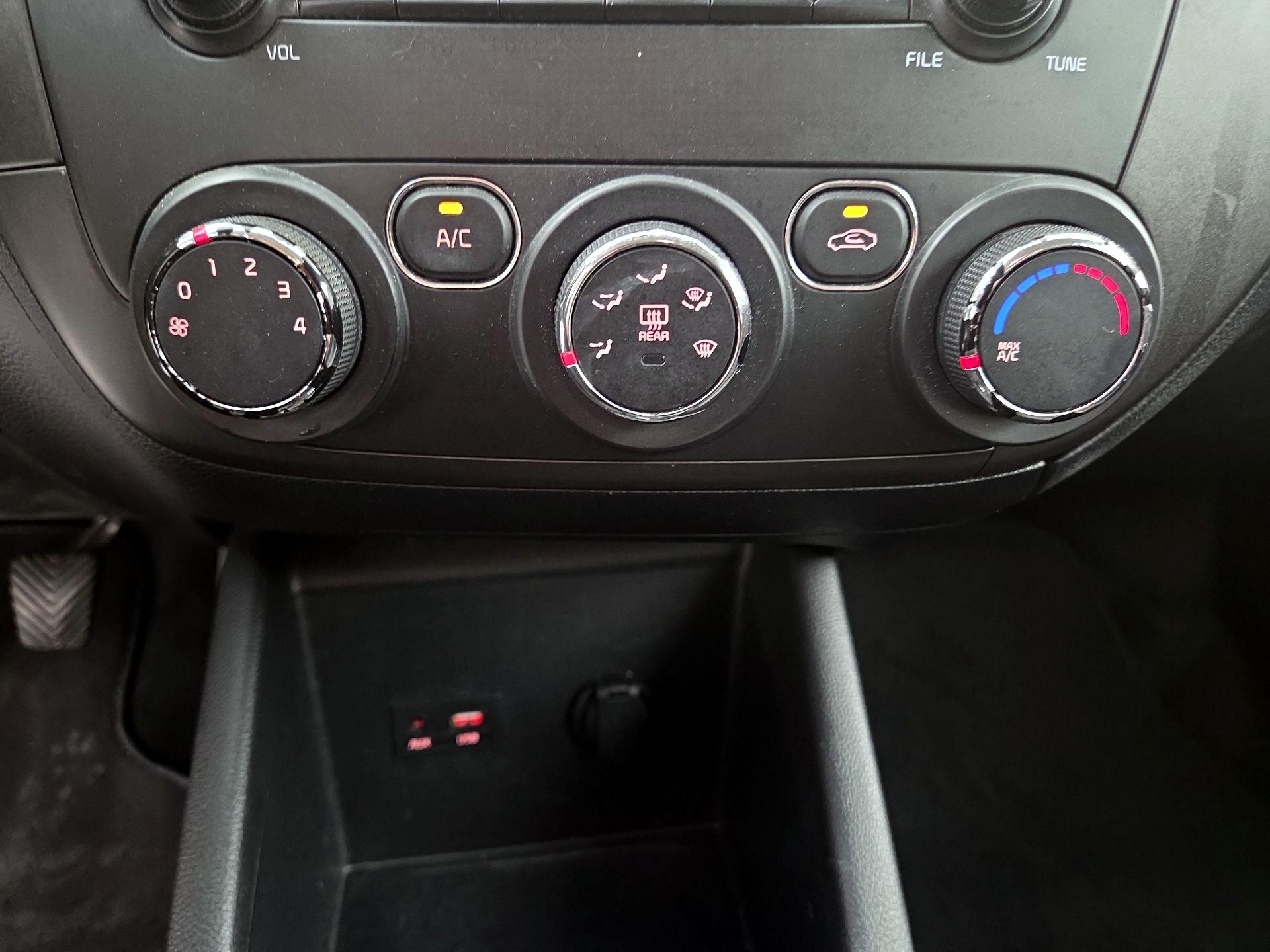 Thumbnail: 2017 Kia Forte - 15