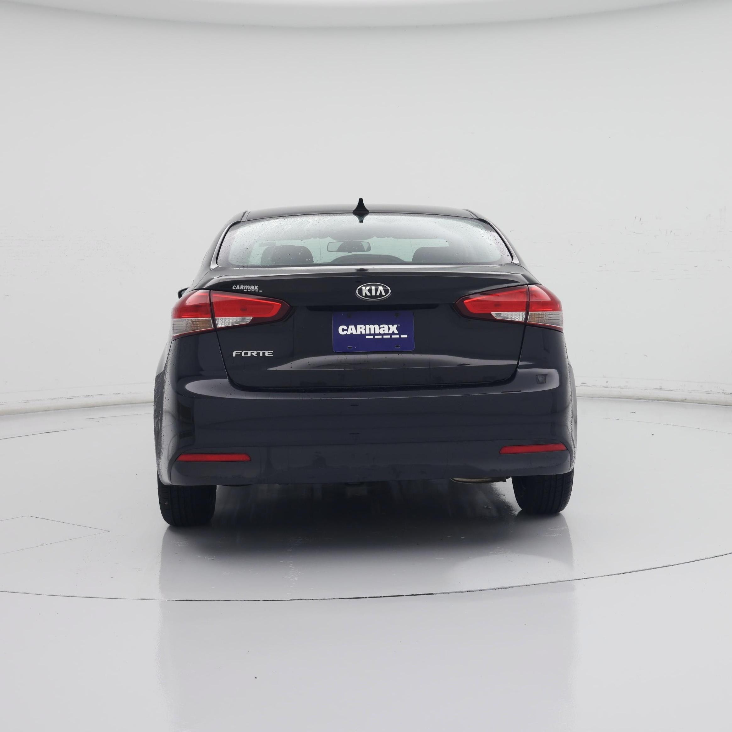 Thumbnail: 2017 Kia Forte - 6