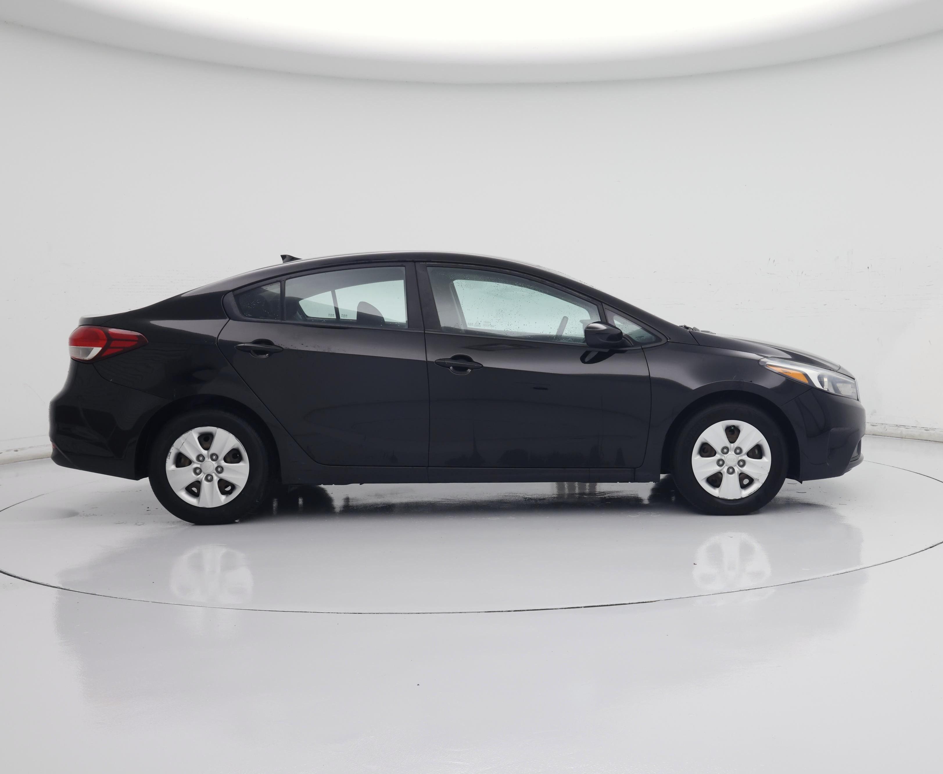 Thumbnail: 2017 Kia Forte - 7