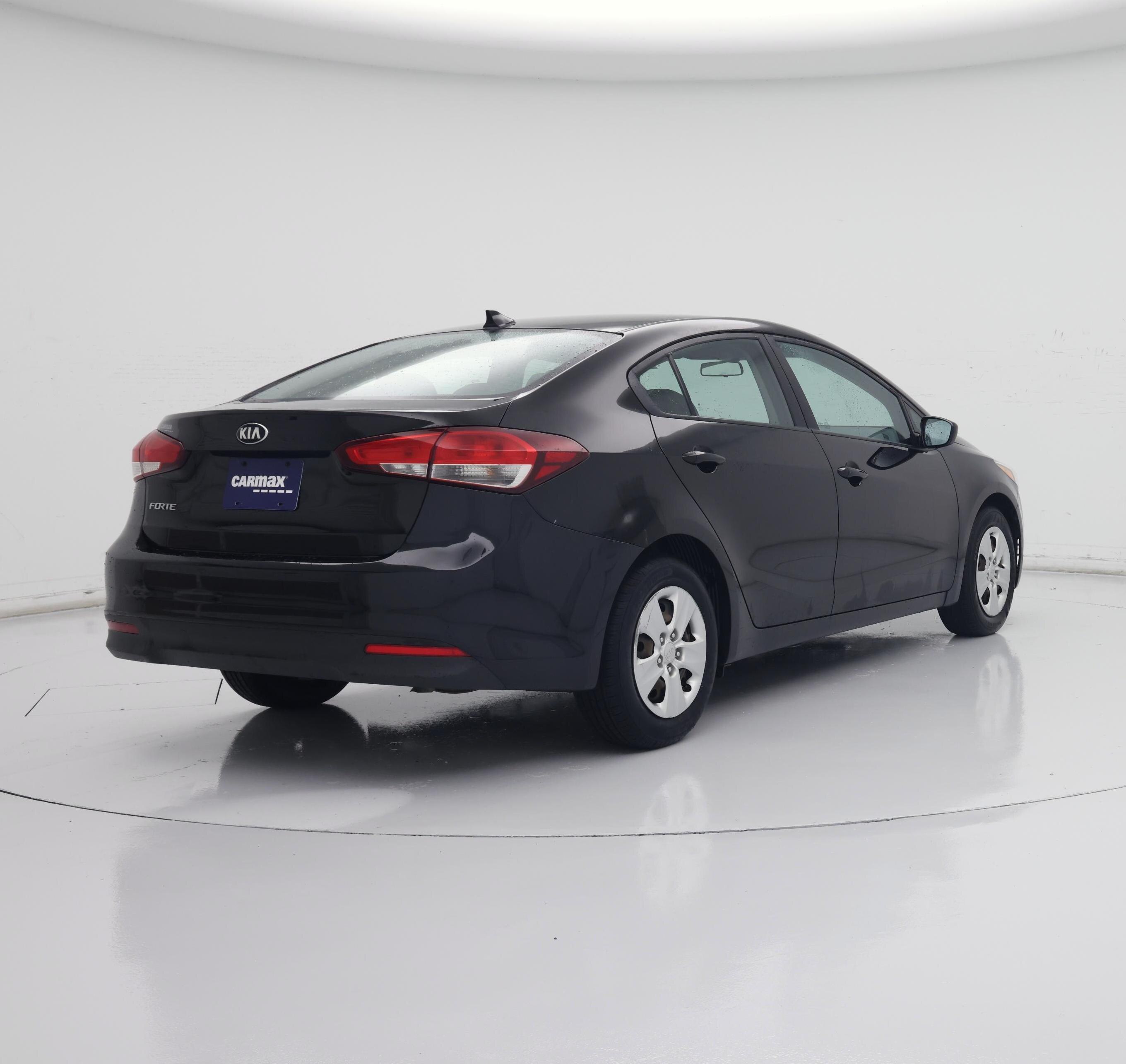 Thumbnail: 2017 Kia Forte - 8