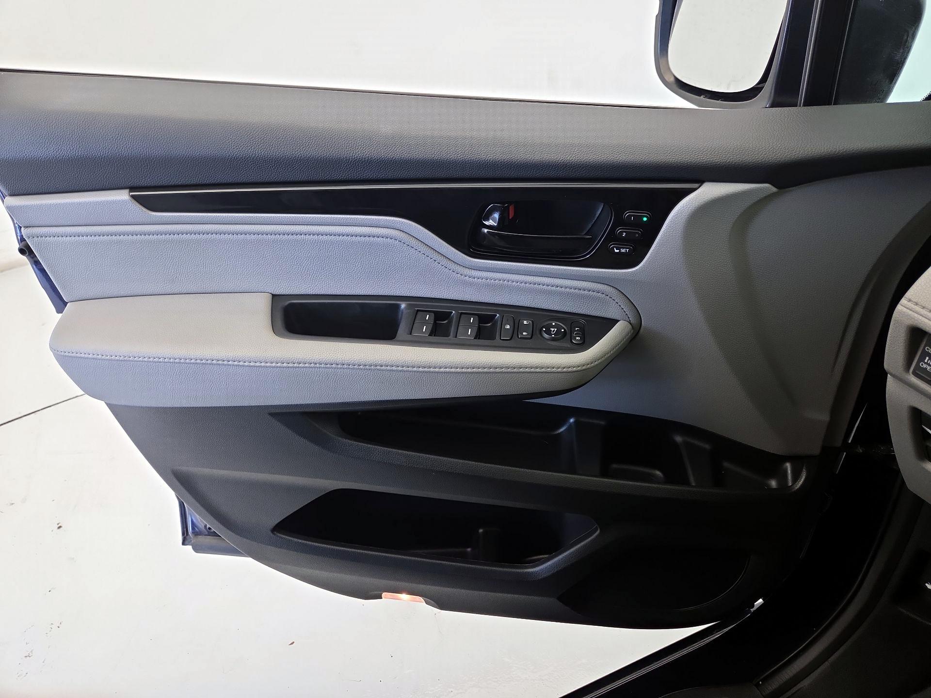 Thumbnail: 2021 Honda Odyssey - 12